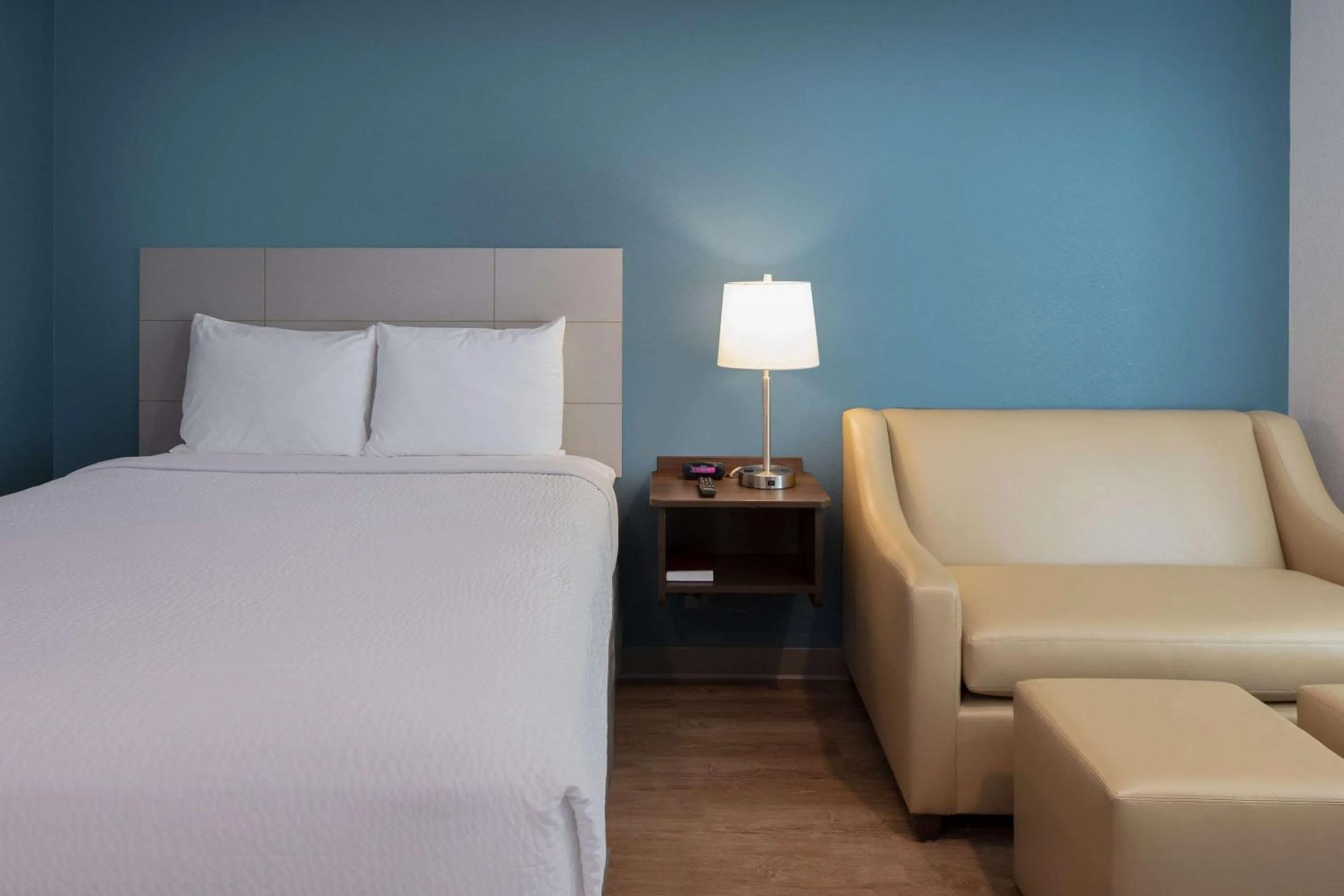 Photo of the whole room, Bed in Wood Spring Suites Washington DC East Arena Drive