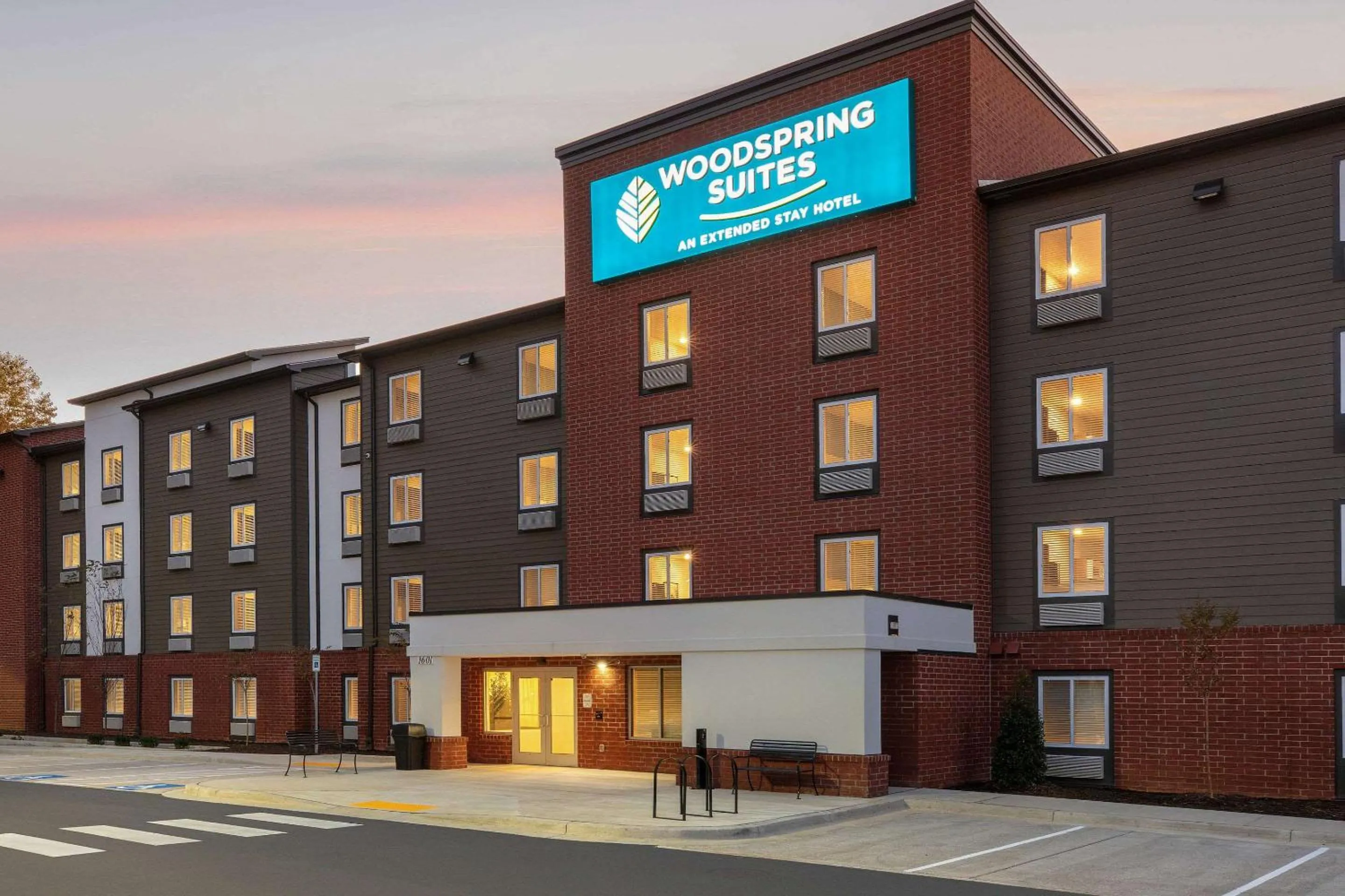 Property building in Wood Spring Suites Washington DC East Arena Drive