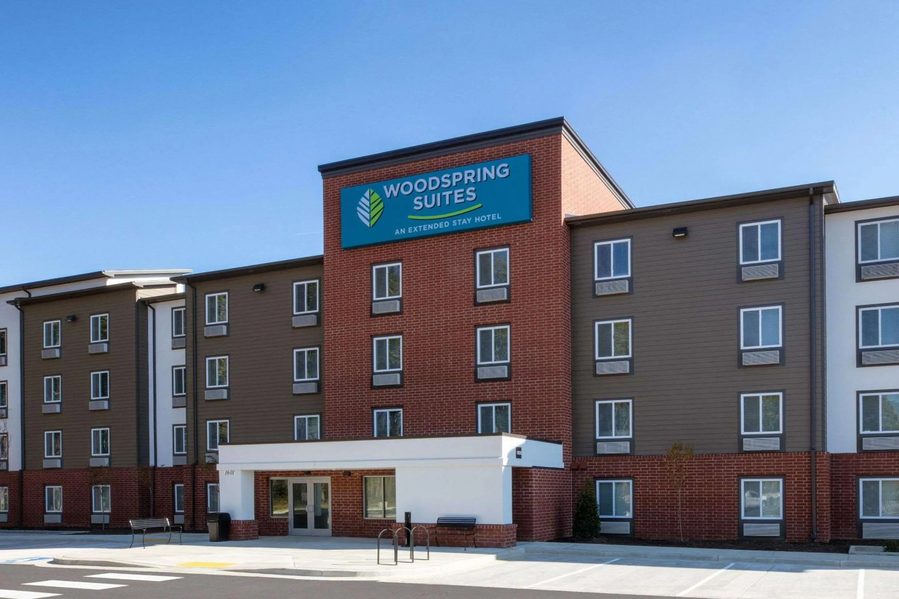 Property building in Wood Spring Suites Washington DC East Arena Drive