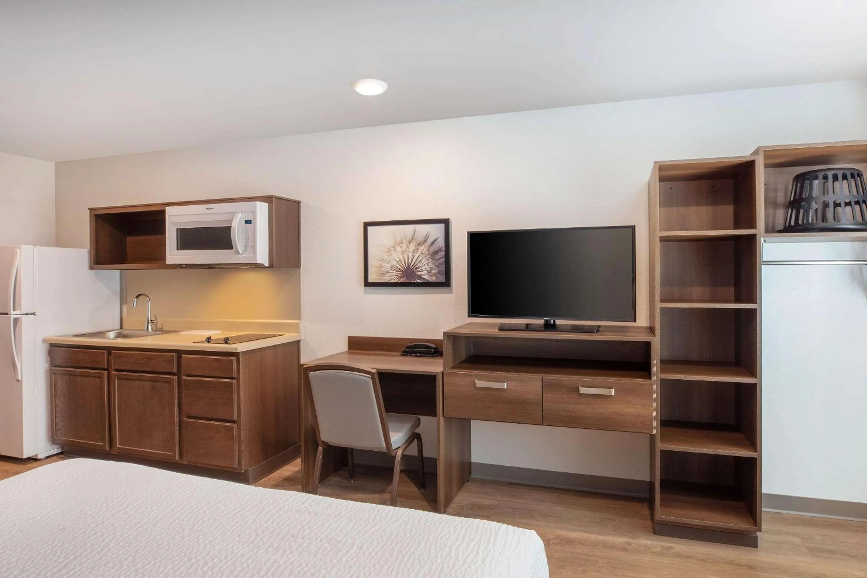 Photo of the whole room, Bed in Wood Spring Suites Washington DC East Arena Drive
