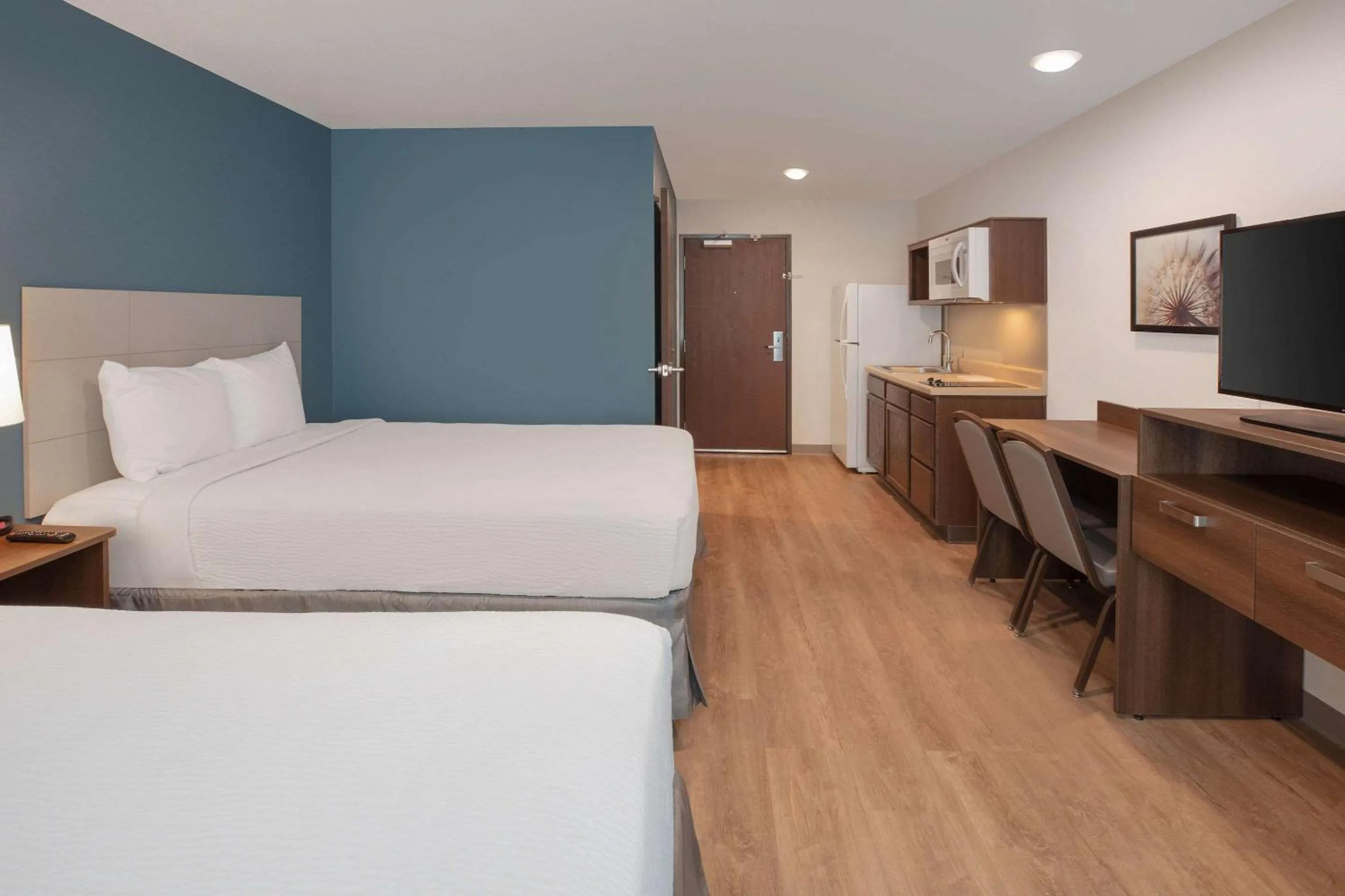 Photo of the whole room, Bed in Wood Spring Suites Washington DC East Arena Drive