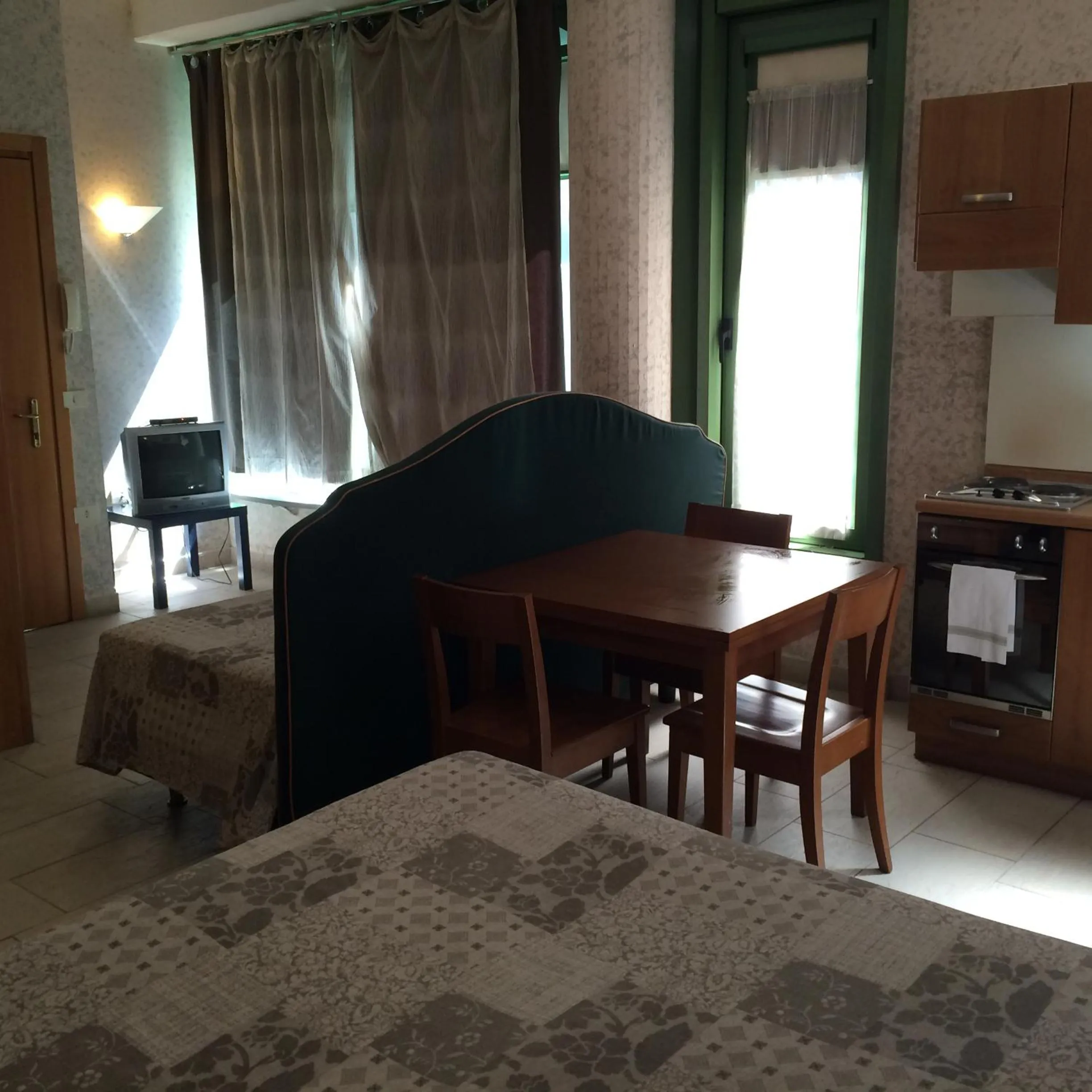 Photo of the whole room in Gemini Studios