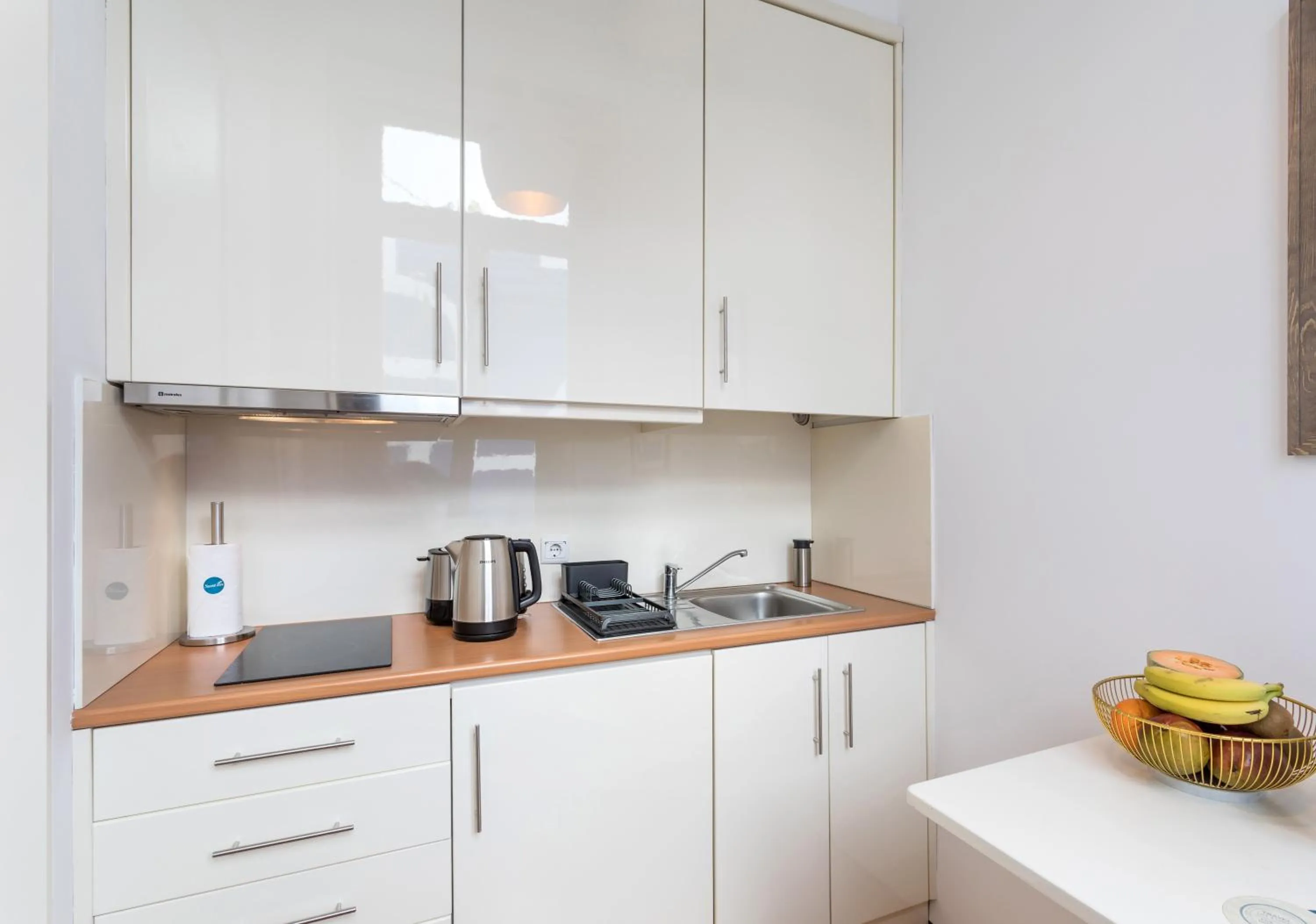 Coffee/tea facilities in Apartamentos Villa Bolhao