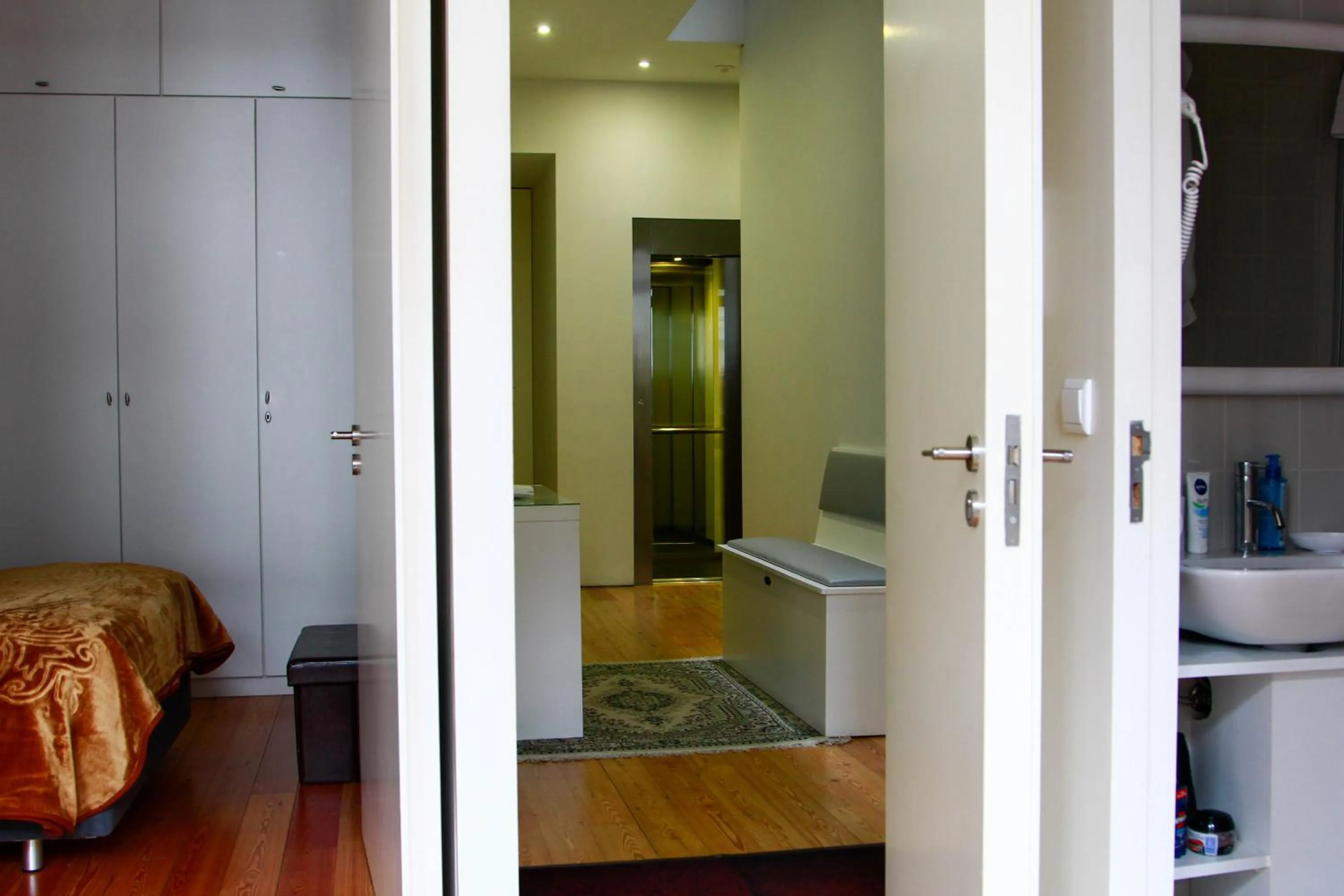 elevator in Apartamentos Villa Bolhao