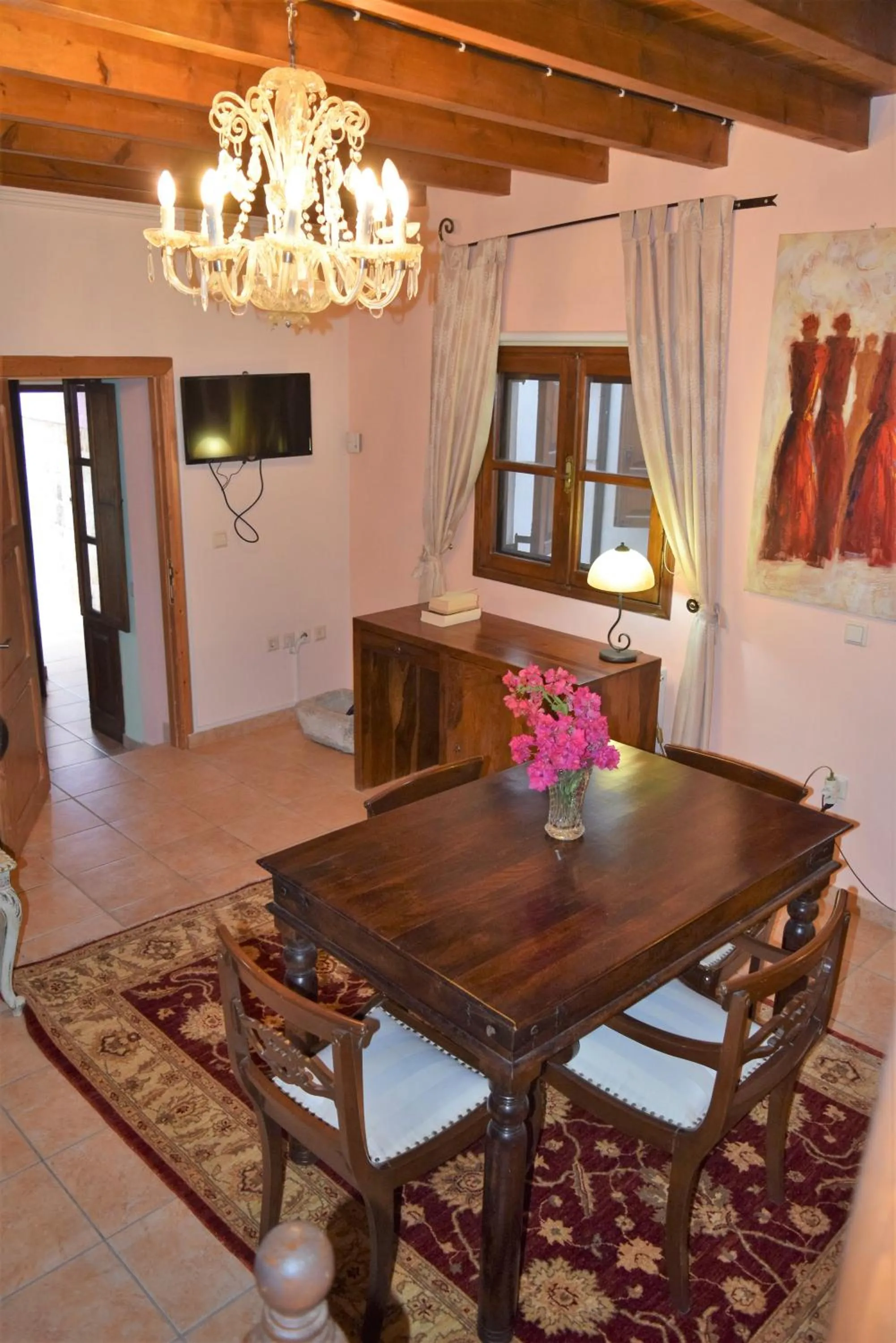 Dining area in Petrino