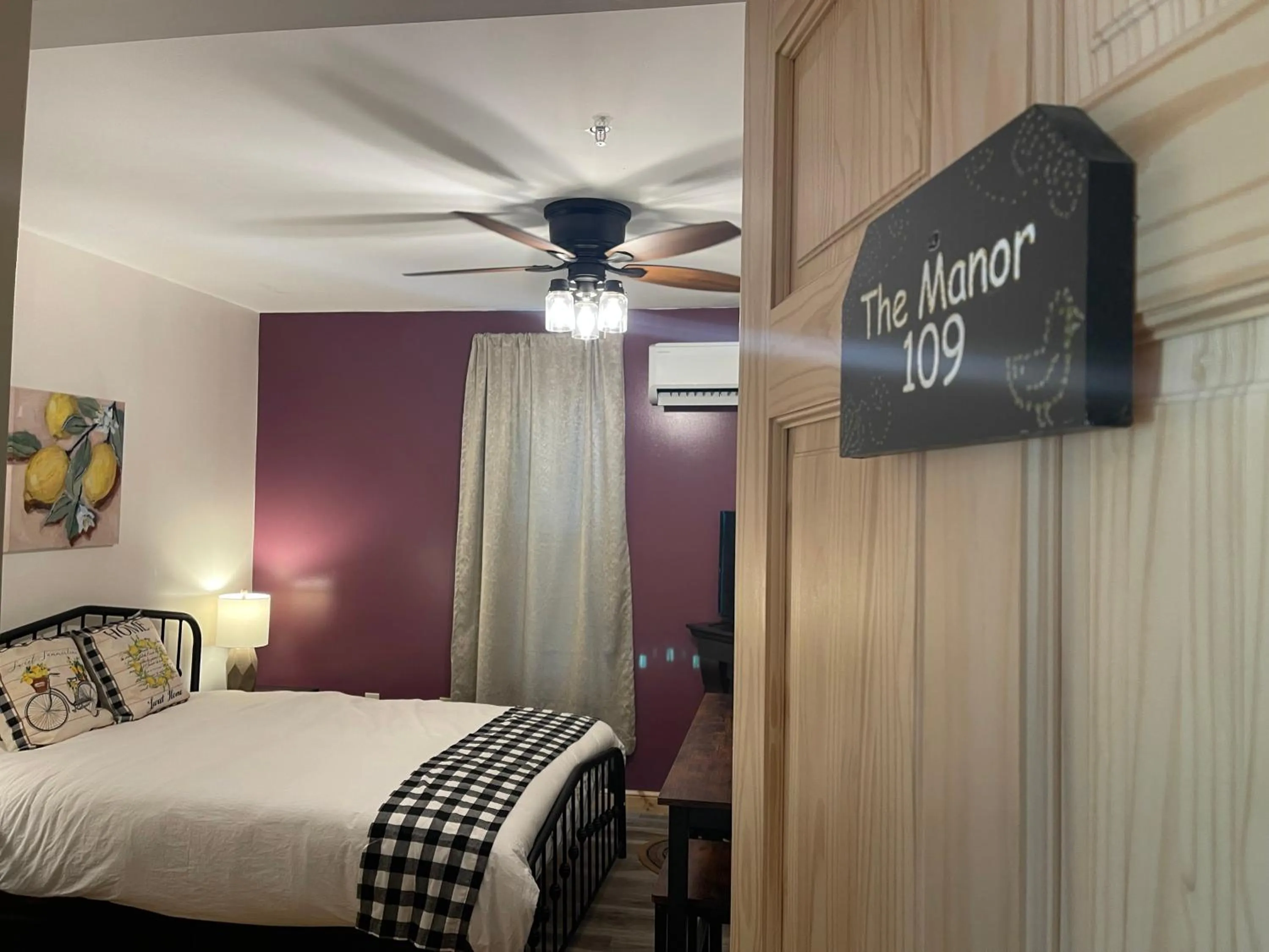 Bed in Deer Creek Winery at Brooks Estate