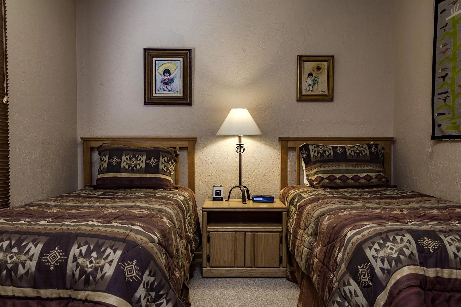 Bedroom, Bed in Artist Road #30