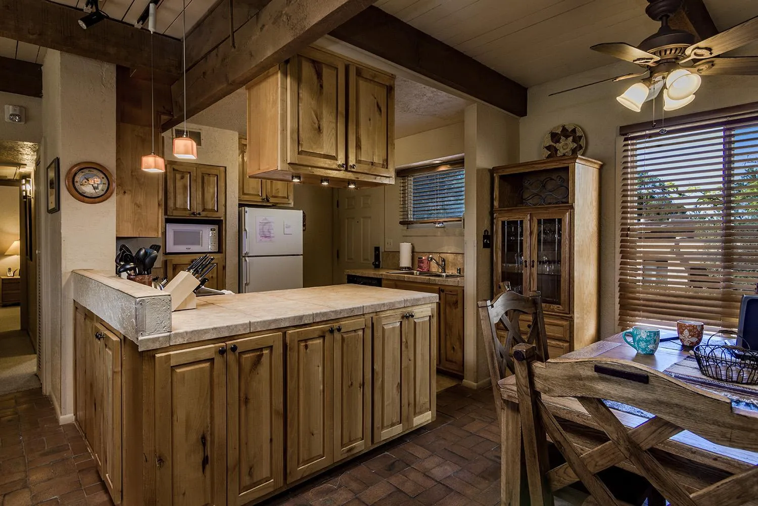 Kitchen or kitchenette in Artist Road #30