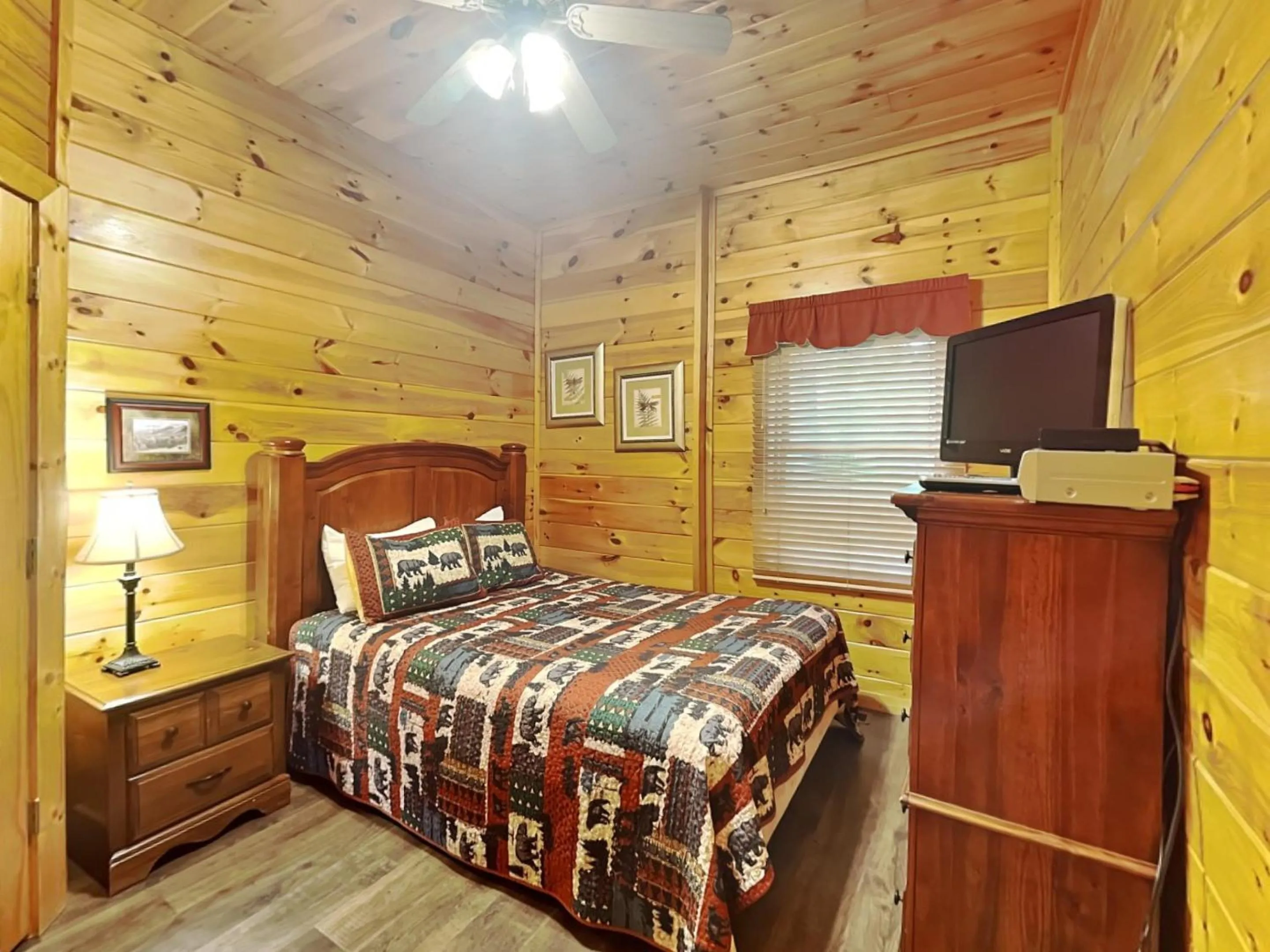 Property building, Bed in Aspens Envy