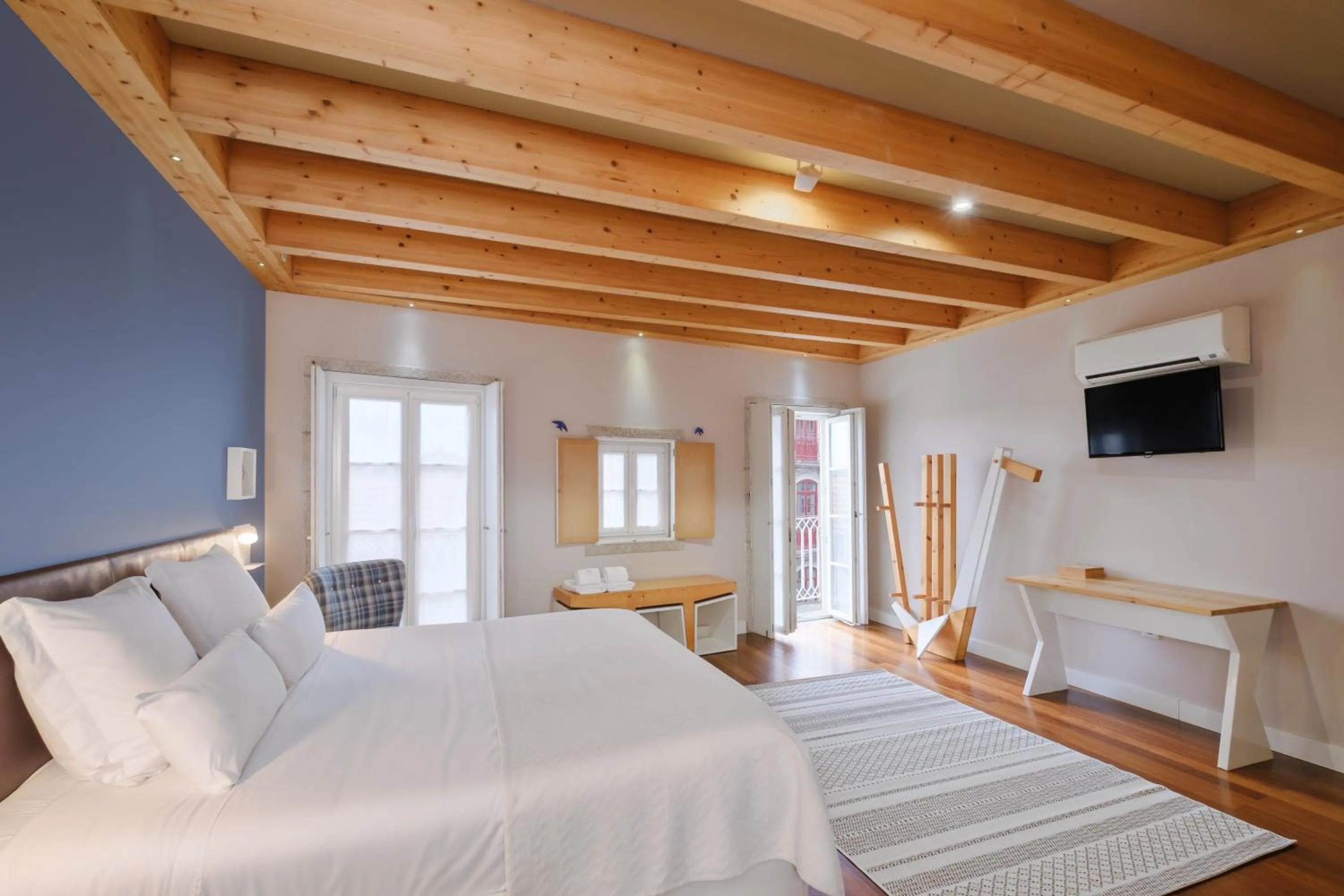 Communal lounge/ TV room, Bed in YOUROPO - ExtendALL