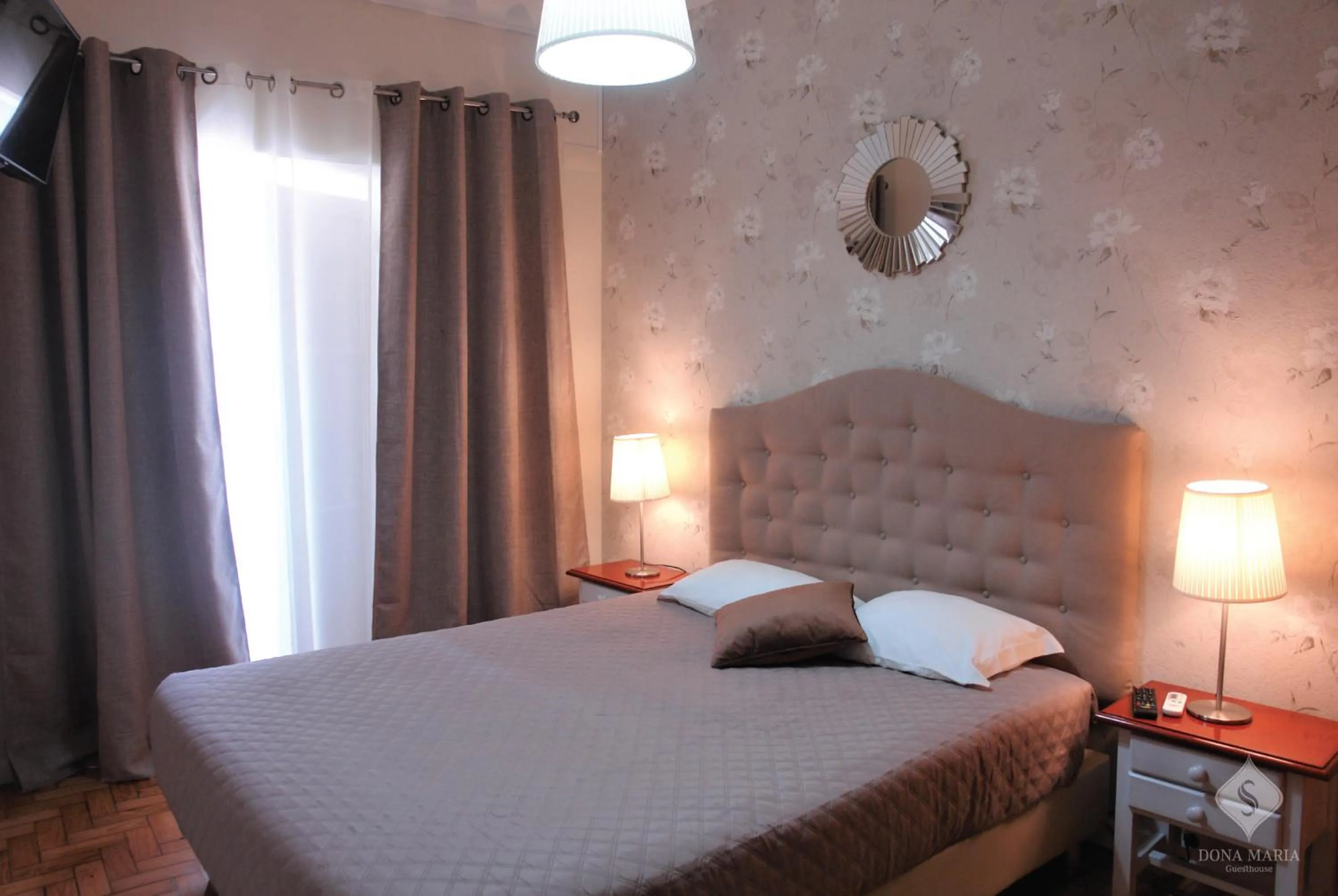 Bedroom, Bed in Dona Maria