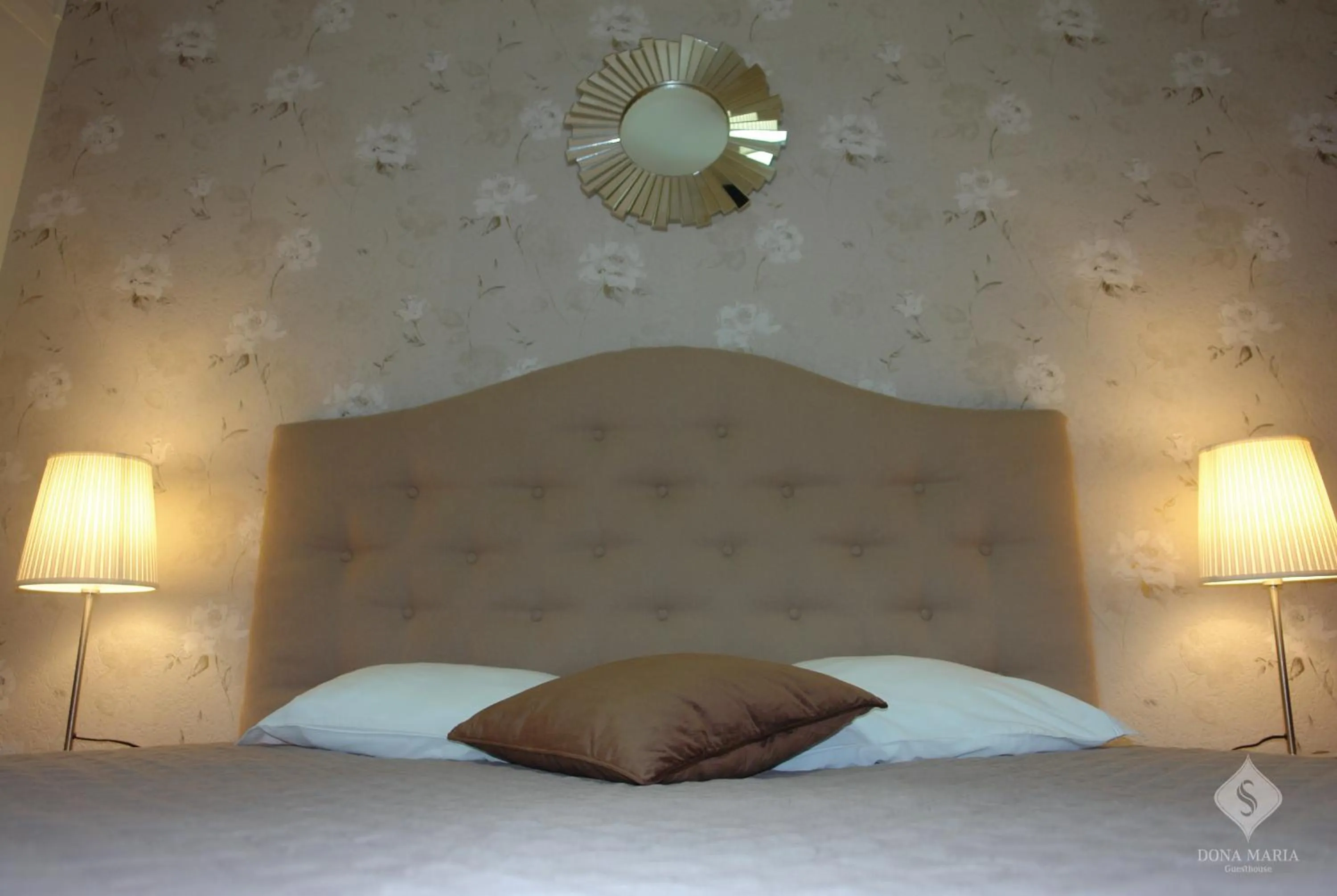 Bedroom, Bed in Dona Maria