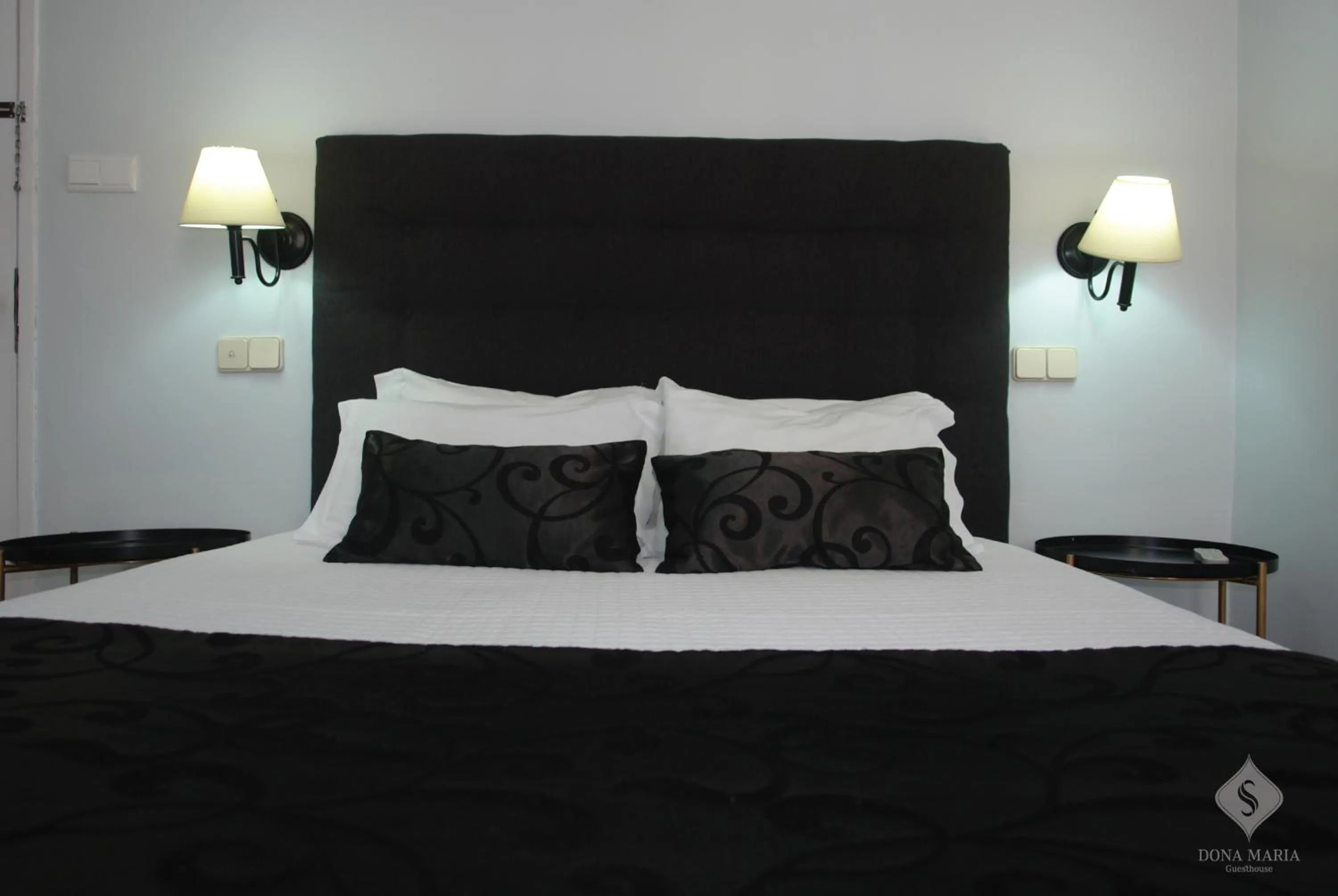 Bedroom, Bed in Dona Maria