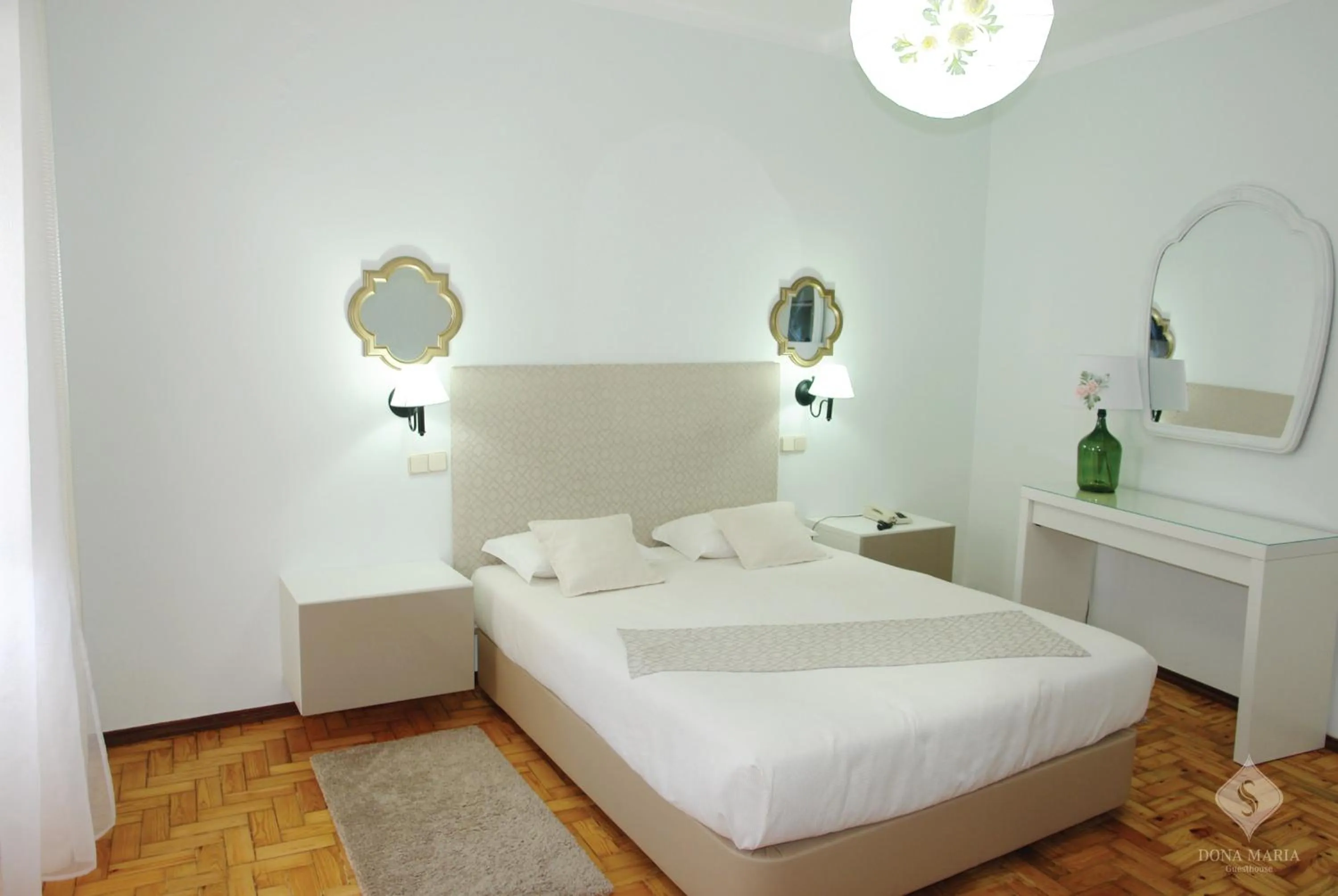 Bedroom, Bed in Dona Maria