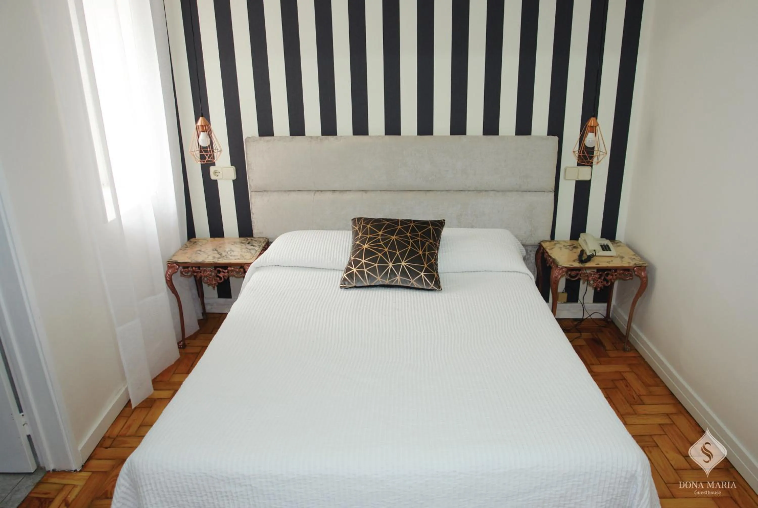 Bedroom, Bed in Dona Maria