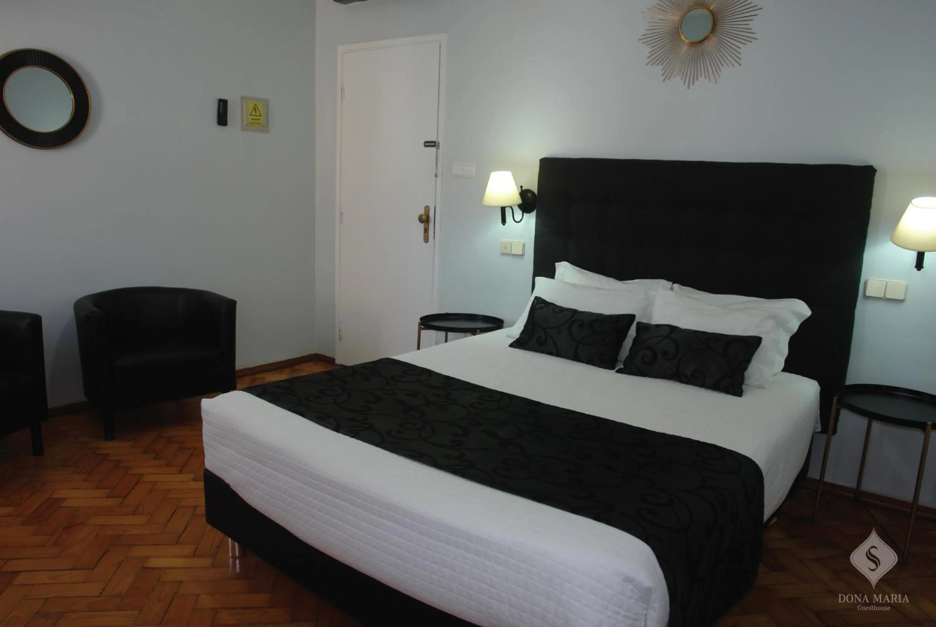 Bedroom, Bed in Dona Maria