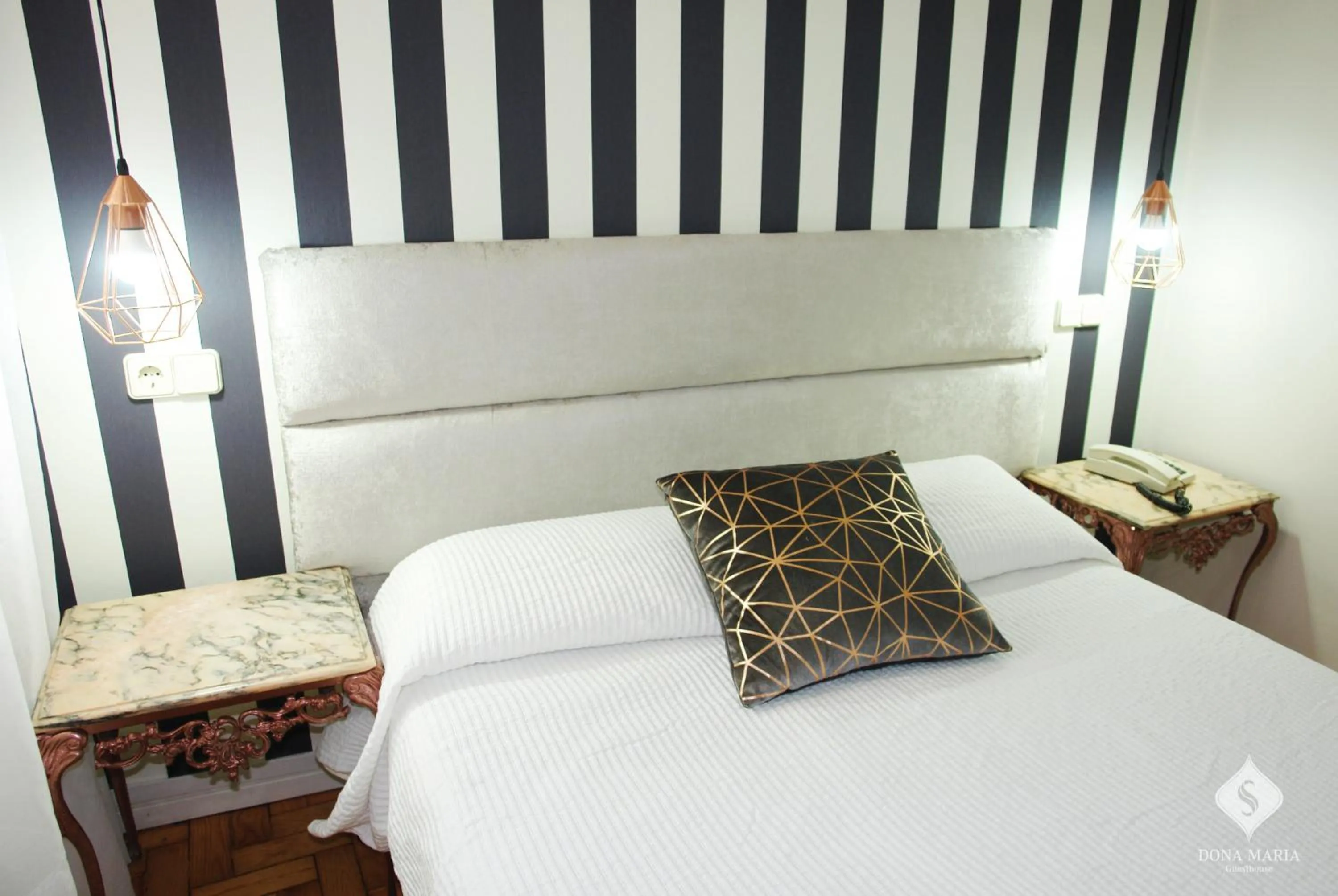 Bedroom, Bed in Dona Maria