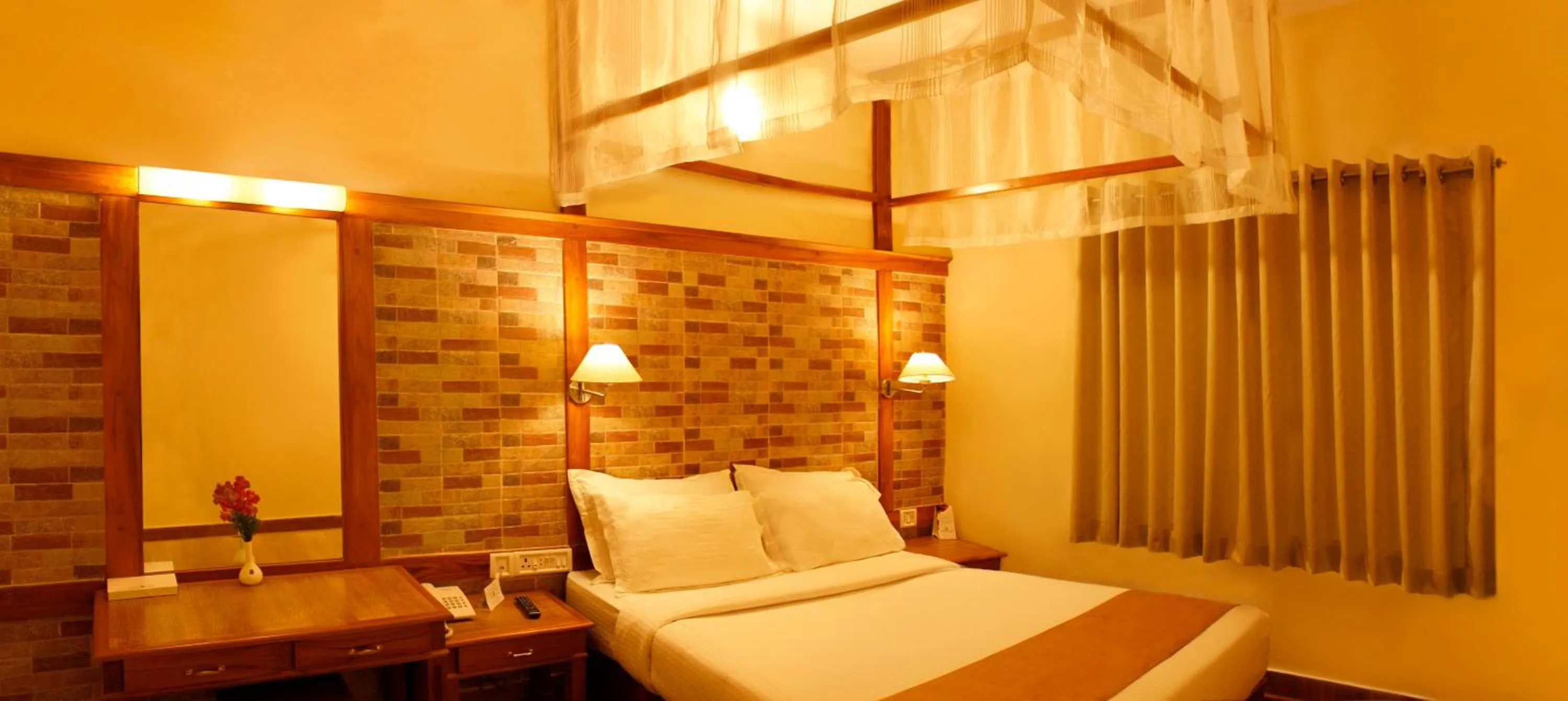 Photo of the whole room, Bed in Kodai Resort Hotel, Kodaikanal