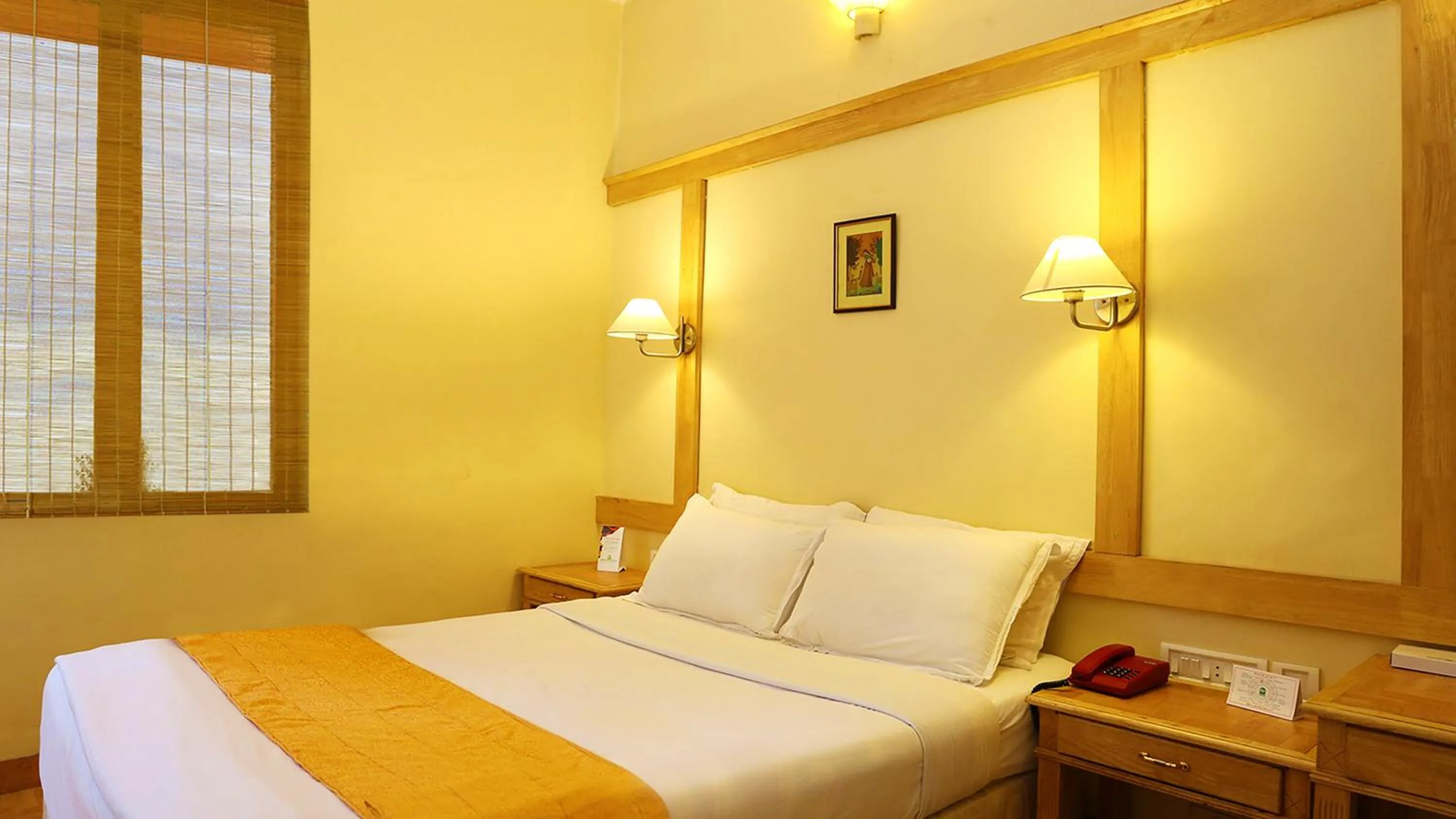 Bedroom, Bed in Kodai Resort Hotel, Kodaikanal