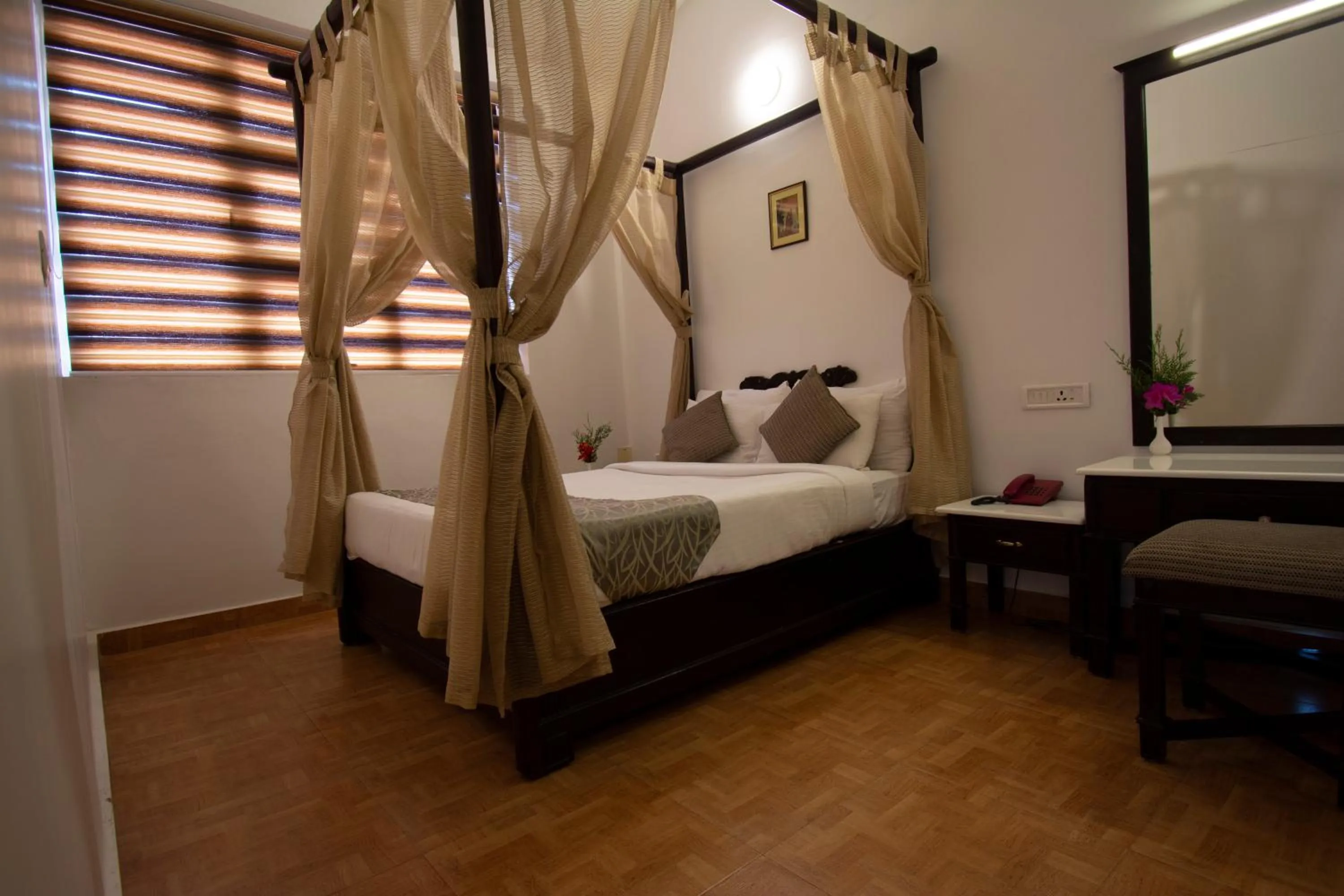 Photo of the whole room, Bed in Kodai Resort Hotel, Kodaikanal