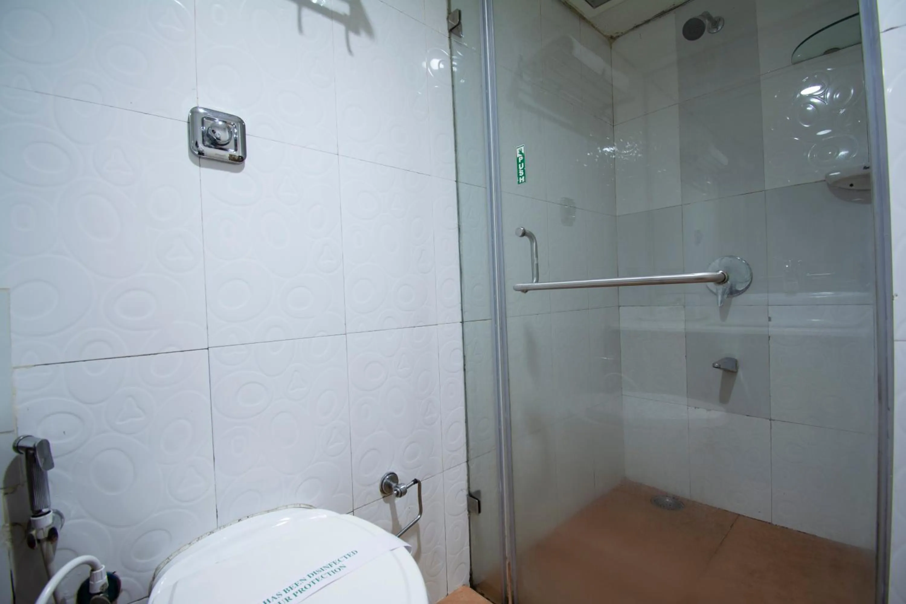 Bathroom in Kodai Resort Hotel, Kodaikanal