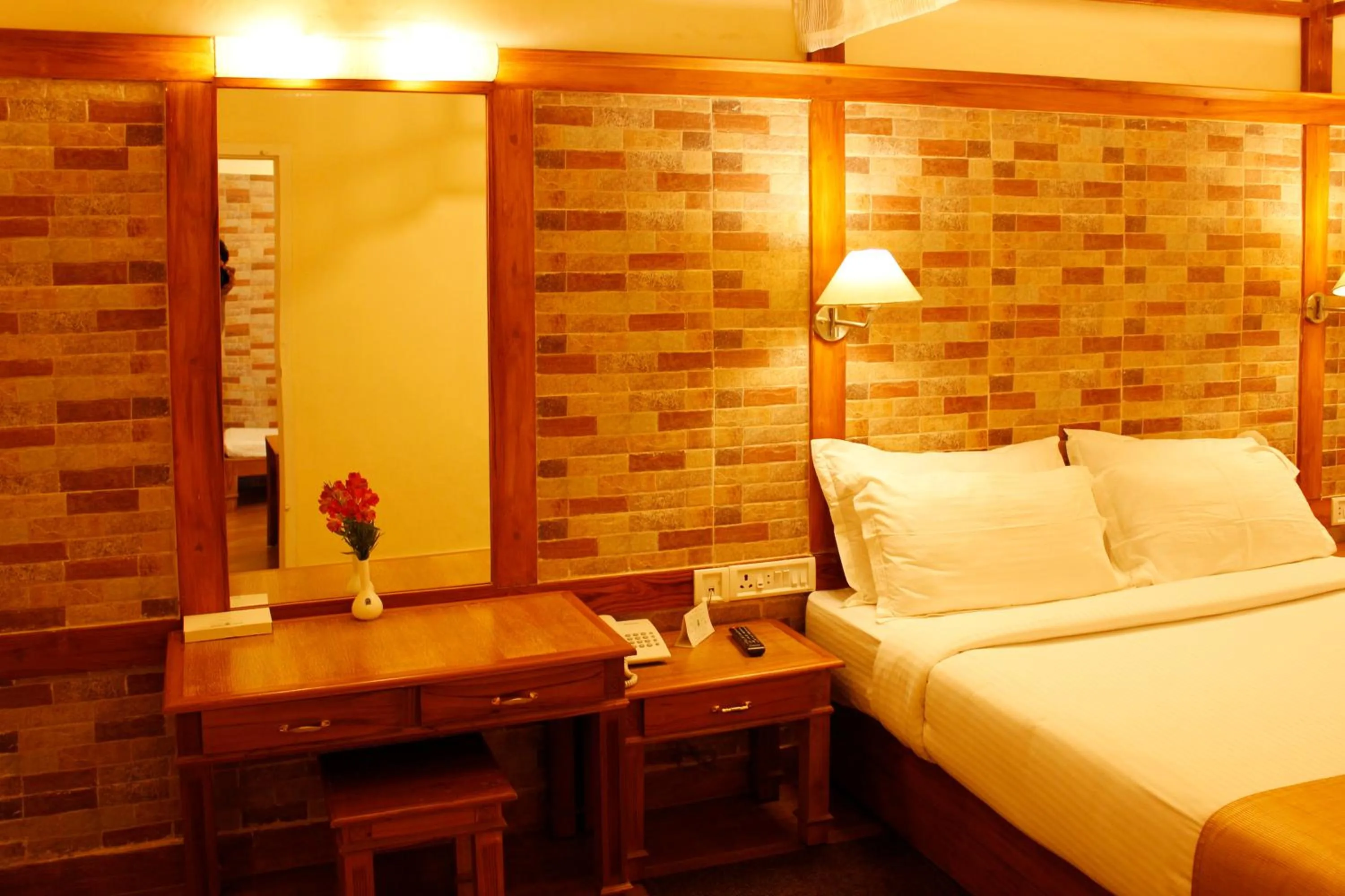 Bedroom, Bed in Kodai Resort Hotel, Kodaikanal