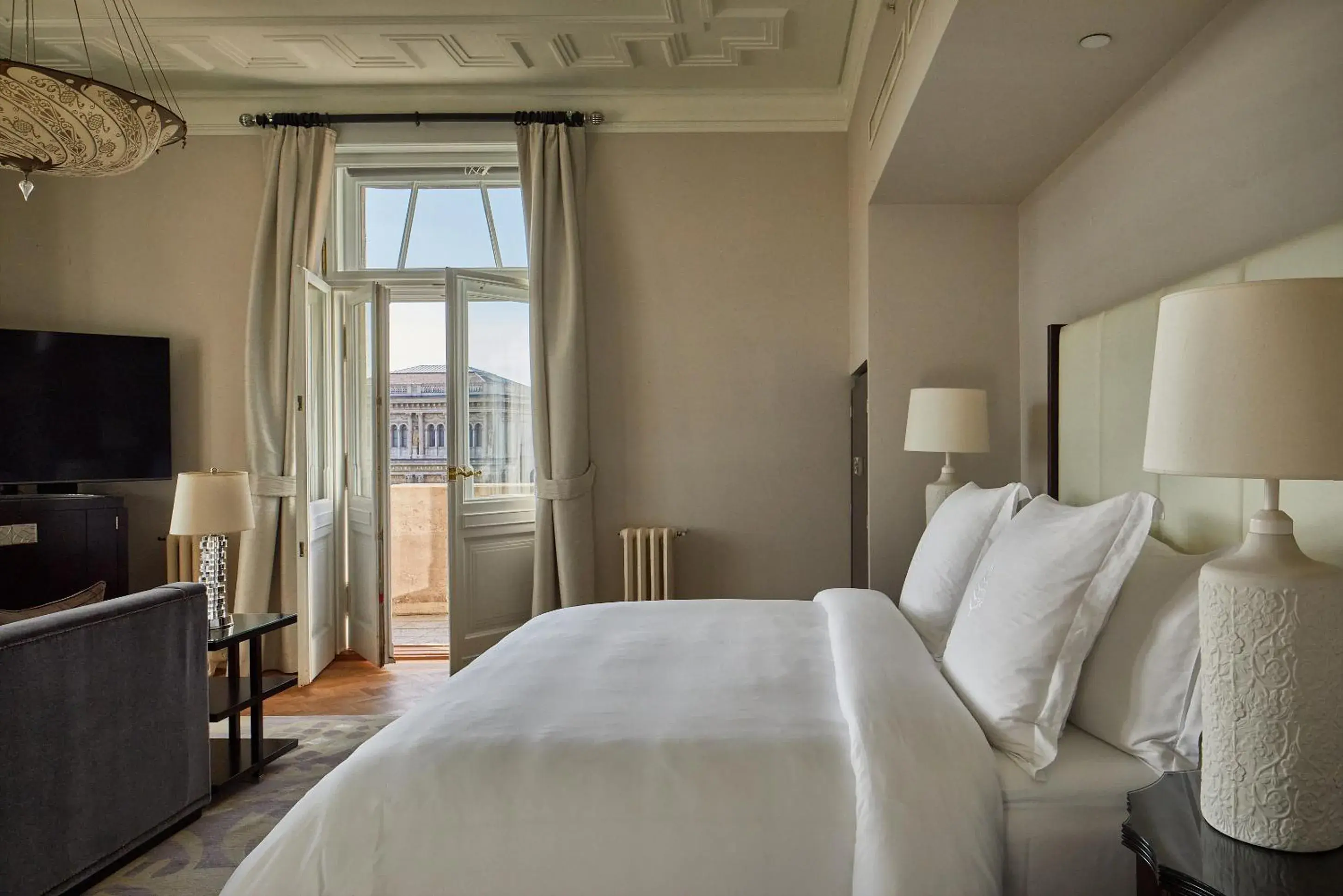 River View Park Suite with One King Bed in Four Seasons Hotel Gresham Palace Budapest River View Park Suite with One King Bed in Four Seasons Hotel Gresham Palace Budapest