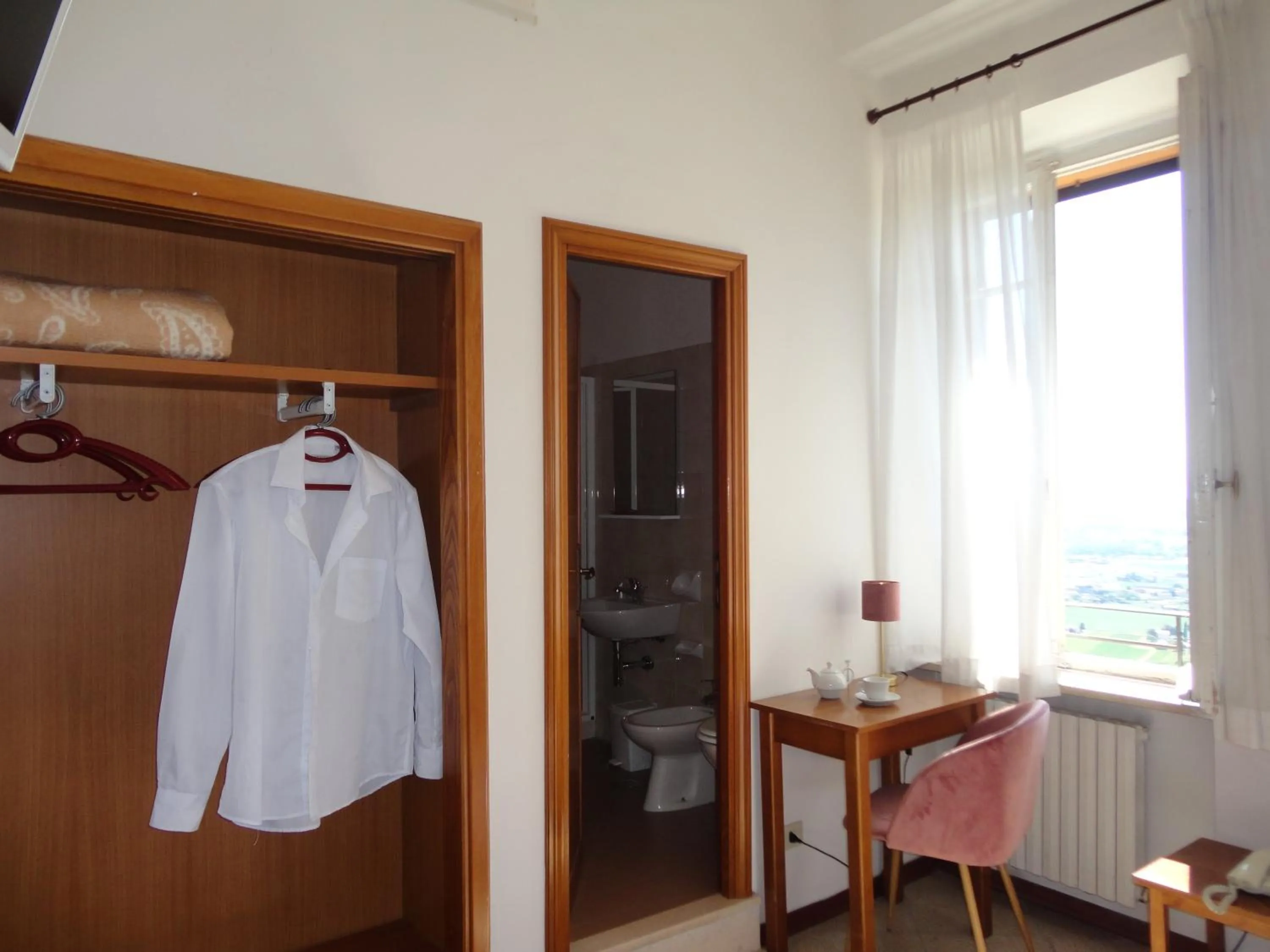 wardrobe in Hotel Sacro Cuore