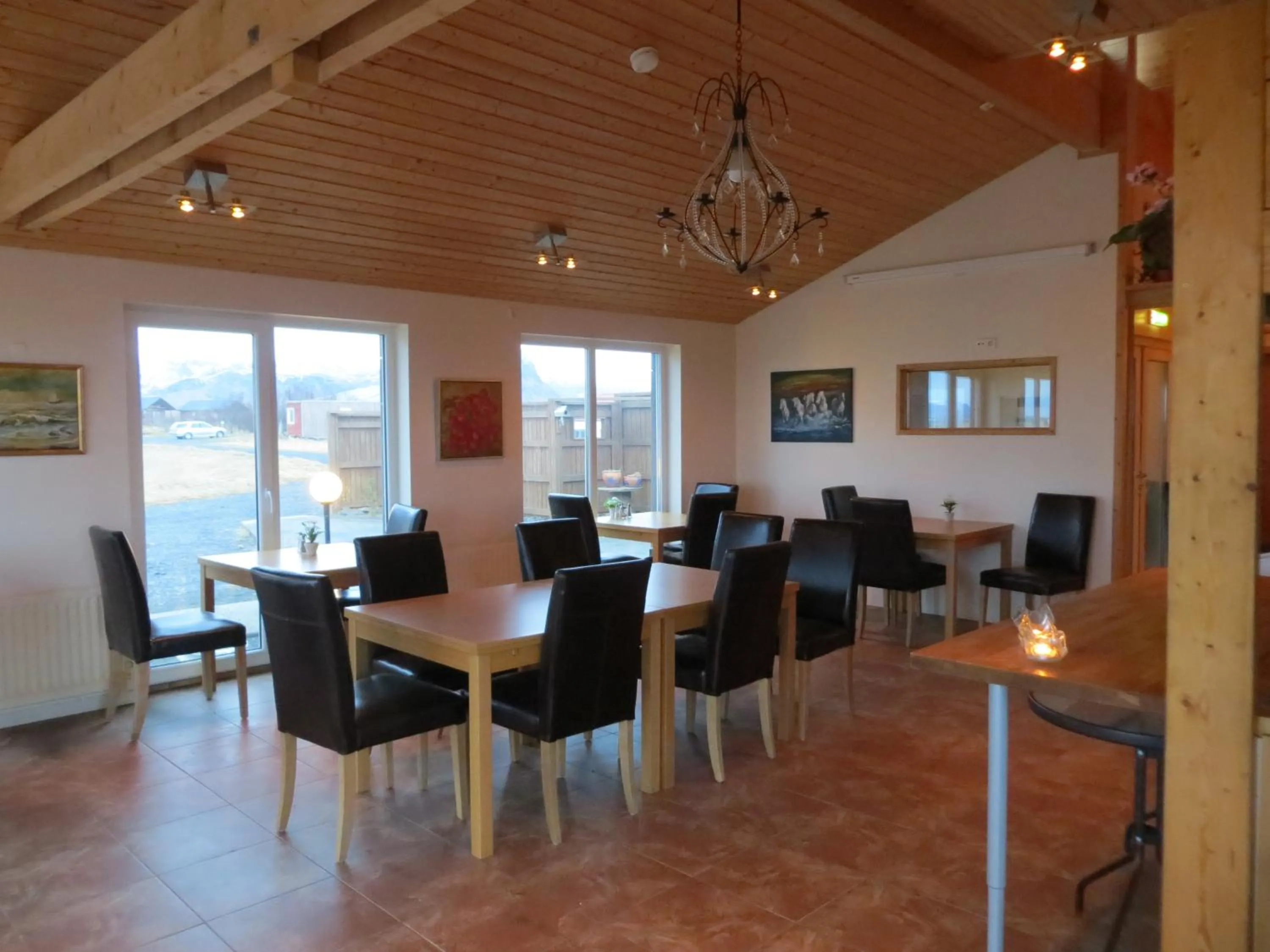 Restaurant/places to eat in Guesthouse Vellir