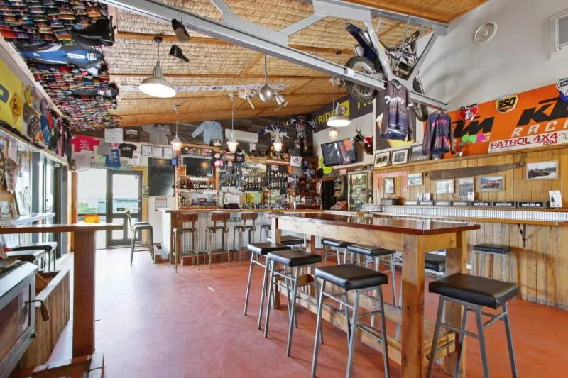 Lounge or bar in Dargo River Inn