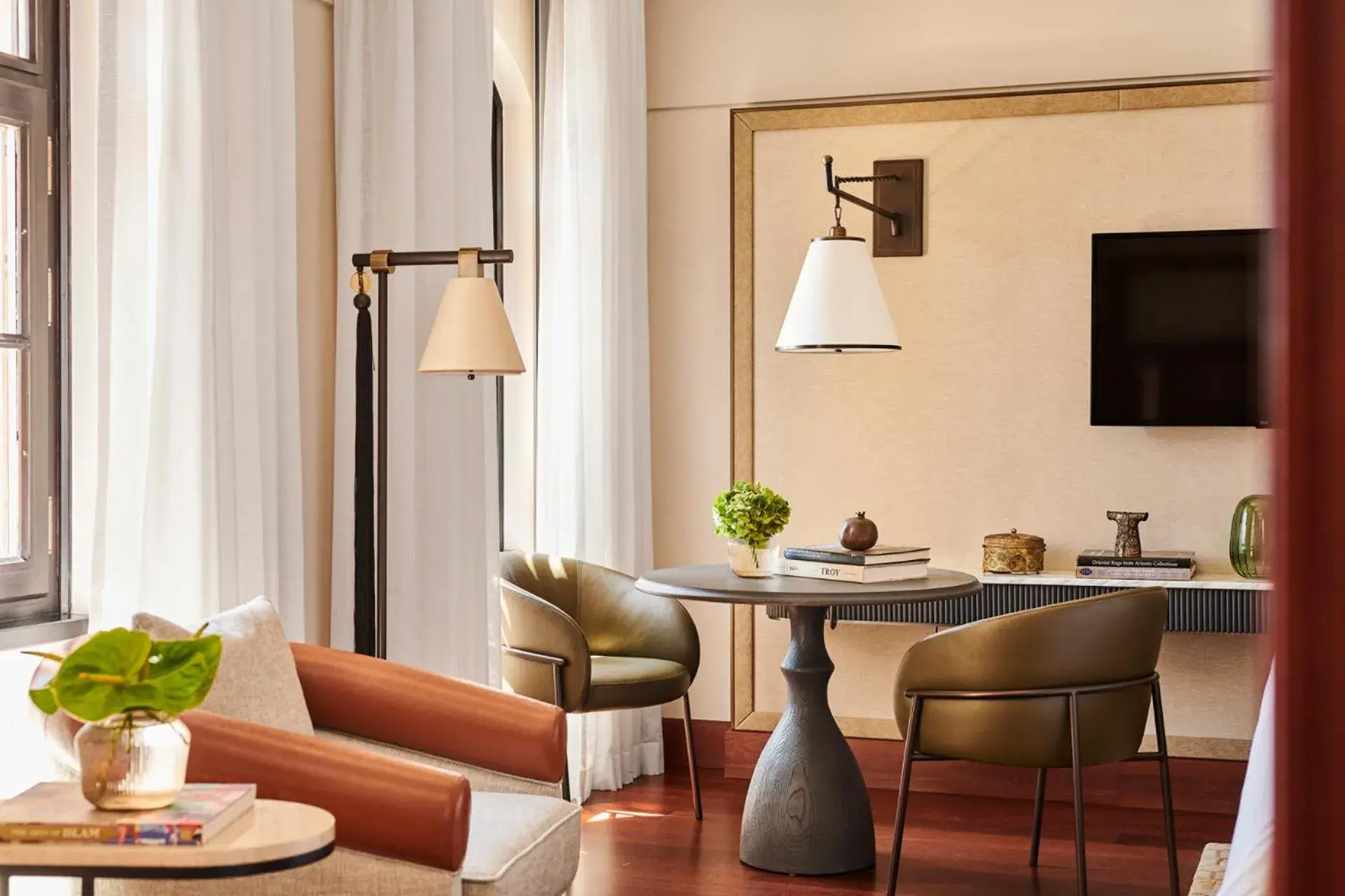 Deluxe Twin Room in Four Seasons Hotel Istanbul at Sultanahmet Deluxe Twin Room in Four Seasons Hotel Istanbul at Sultanahmet