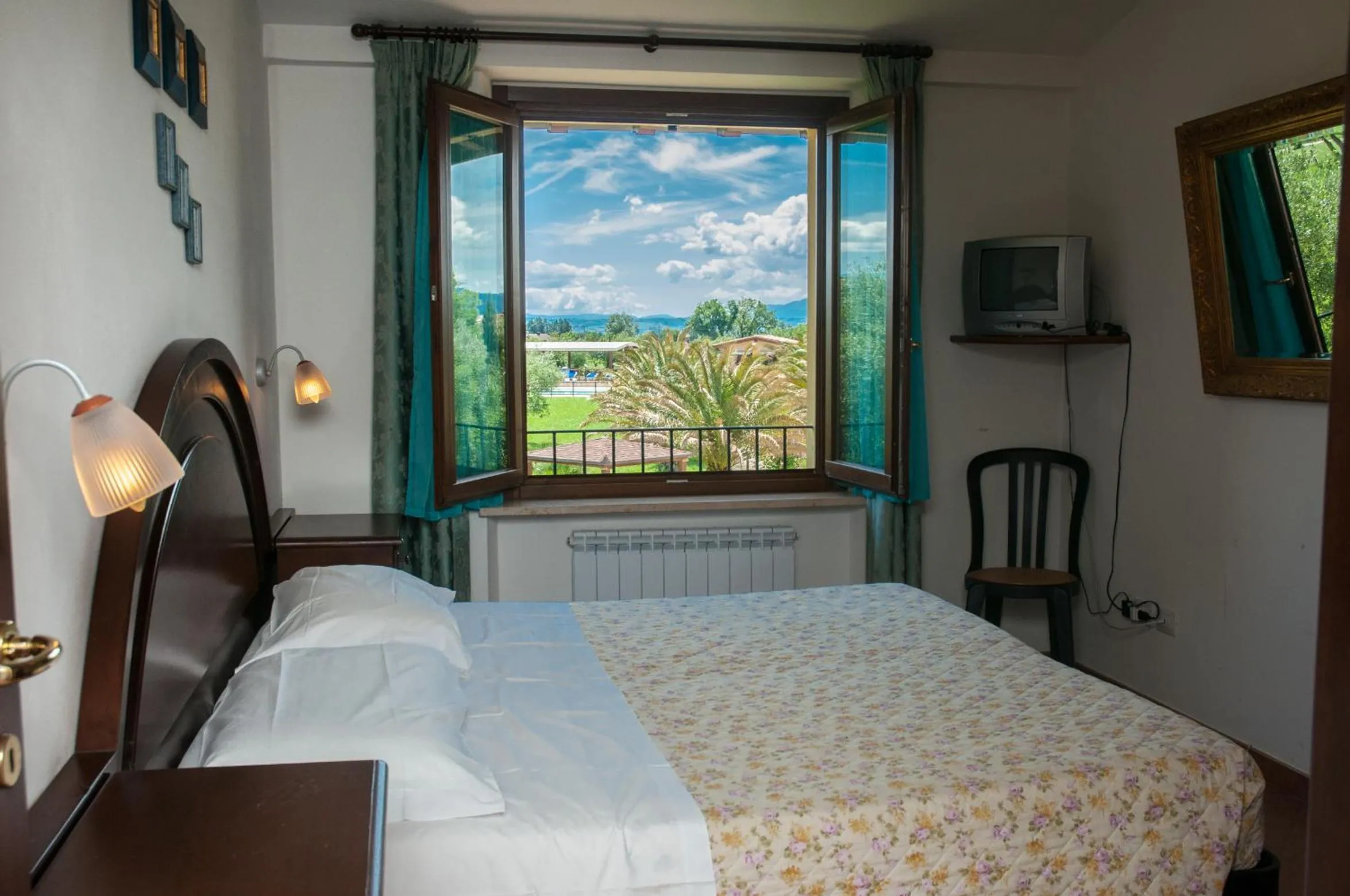 View (from property/room), Bed in Agriturismo Il Casale di Monica