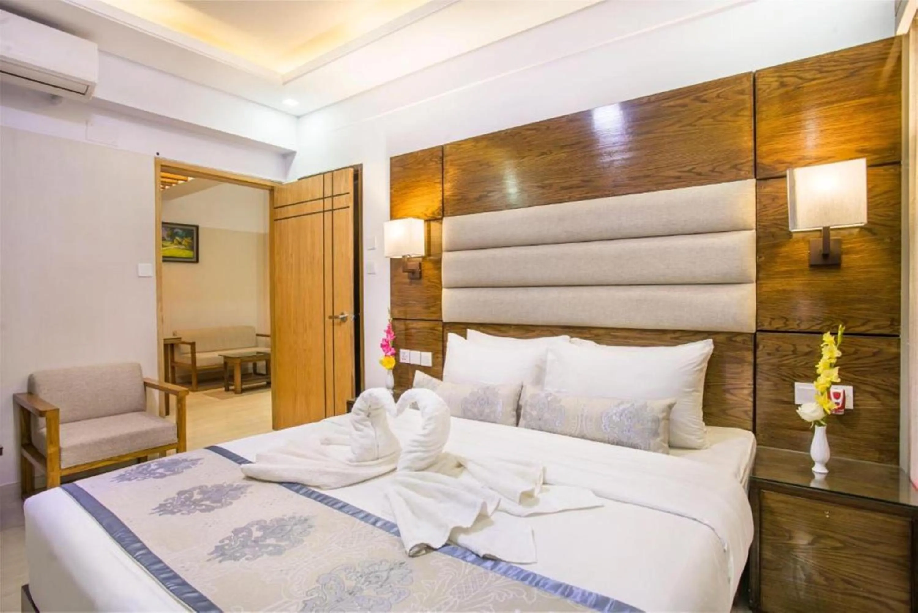 Bed in White Palace Hotel