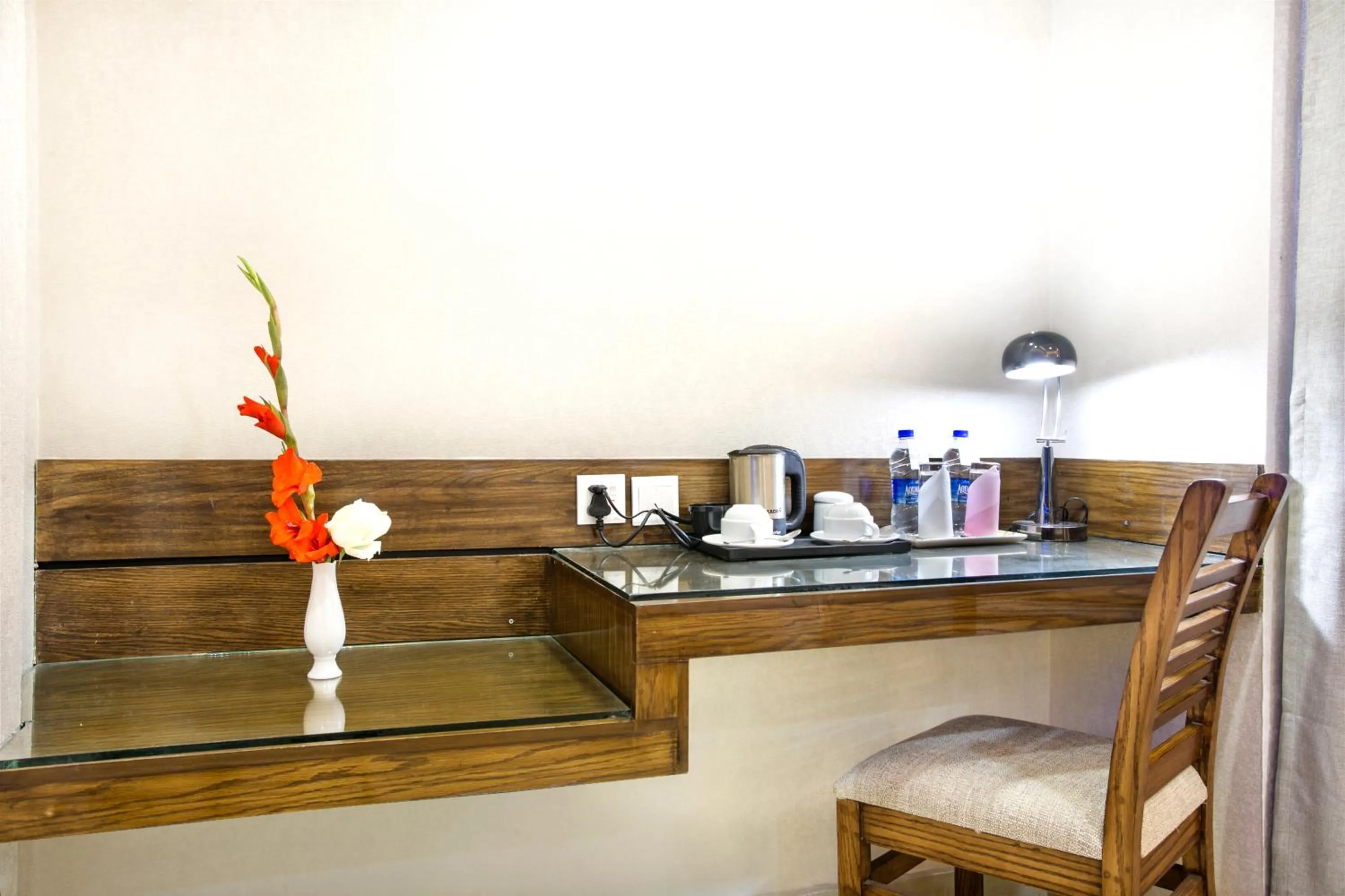 Coffee/tea facilities in White Palace Hotel