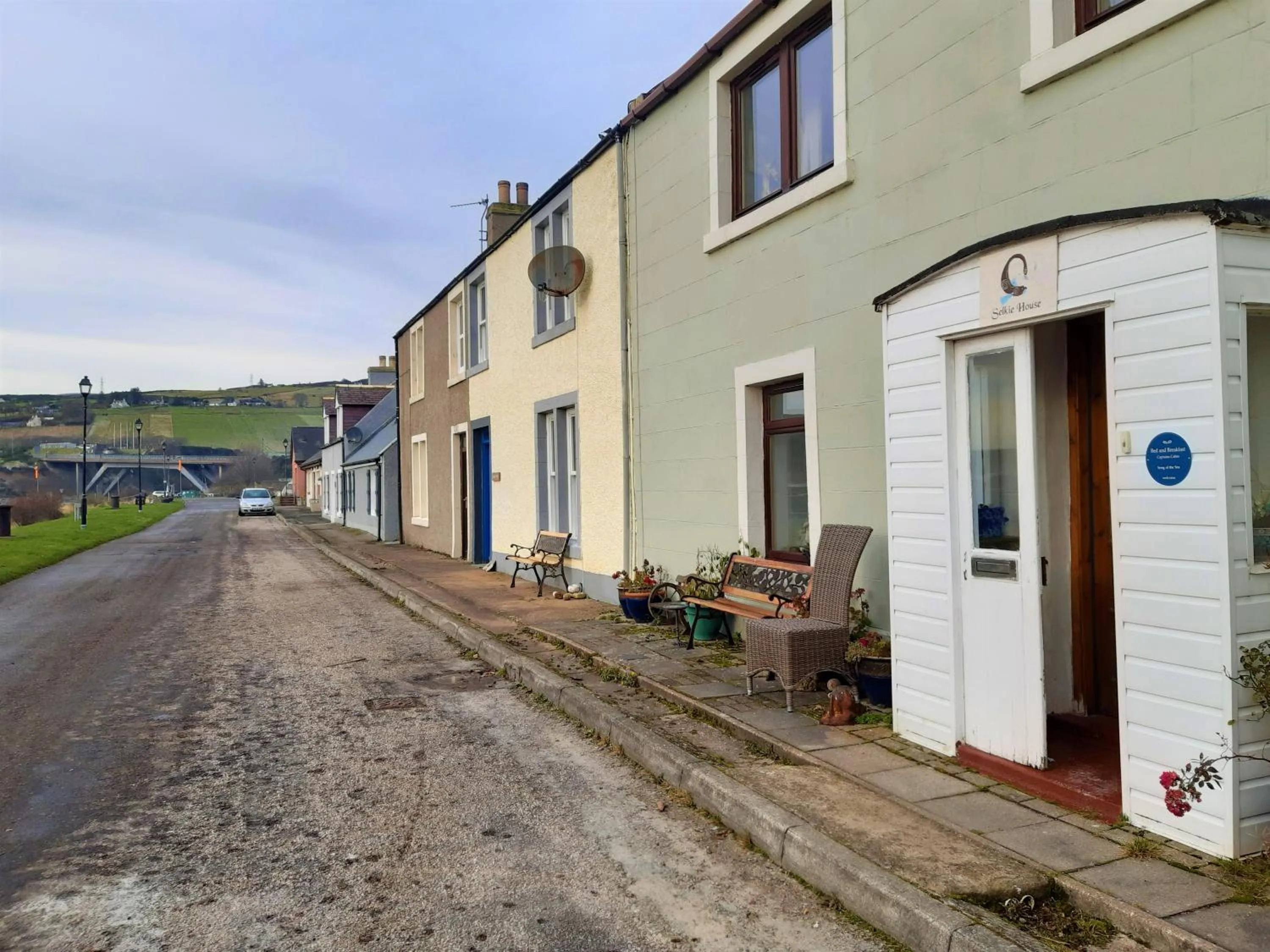 Facade/entrance in Song of the Sea, Selkie House