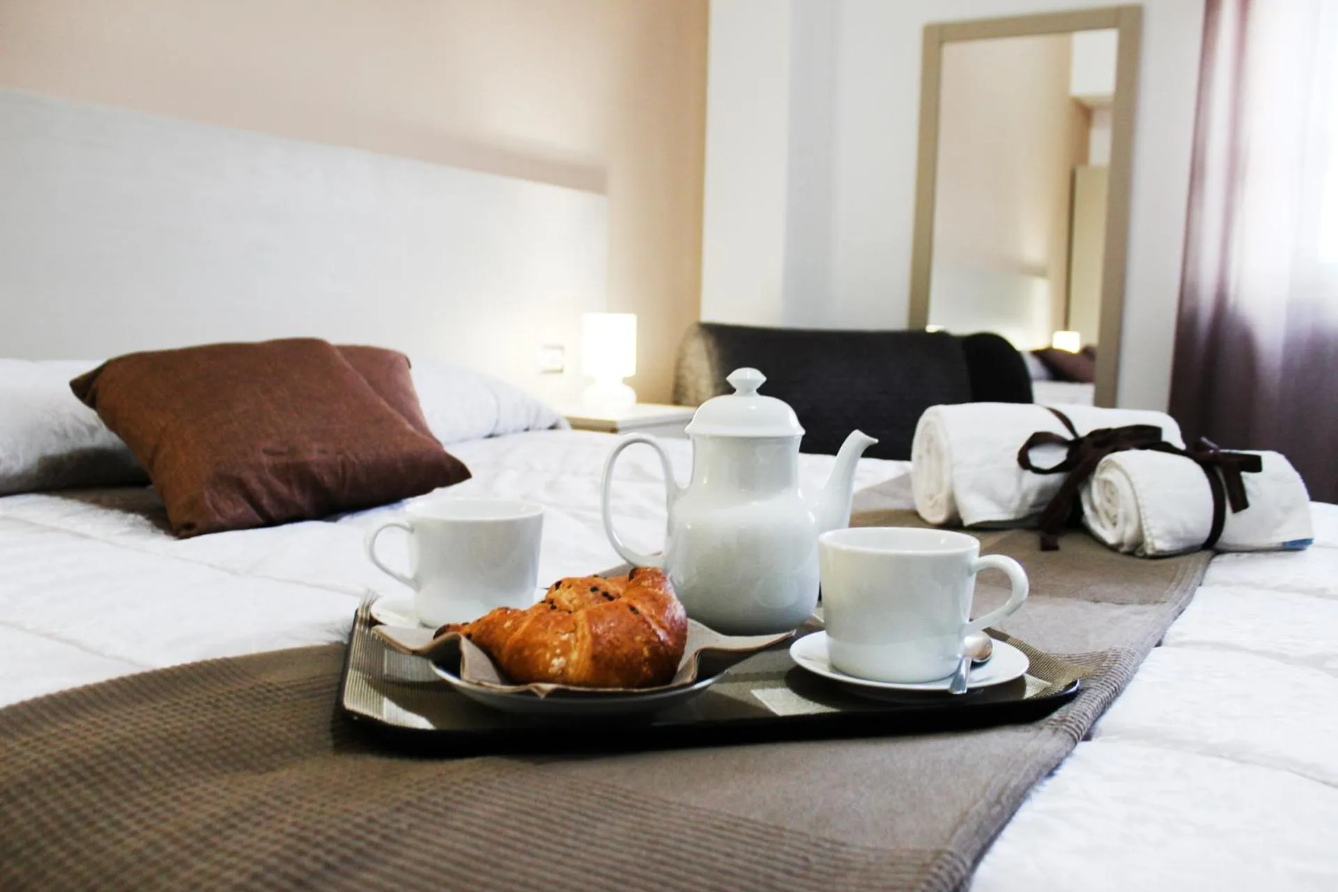 Breakfast, Bed in Hotel Cesirja