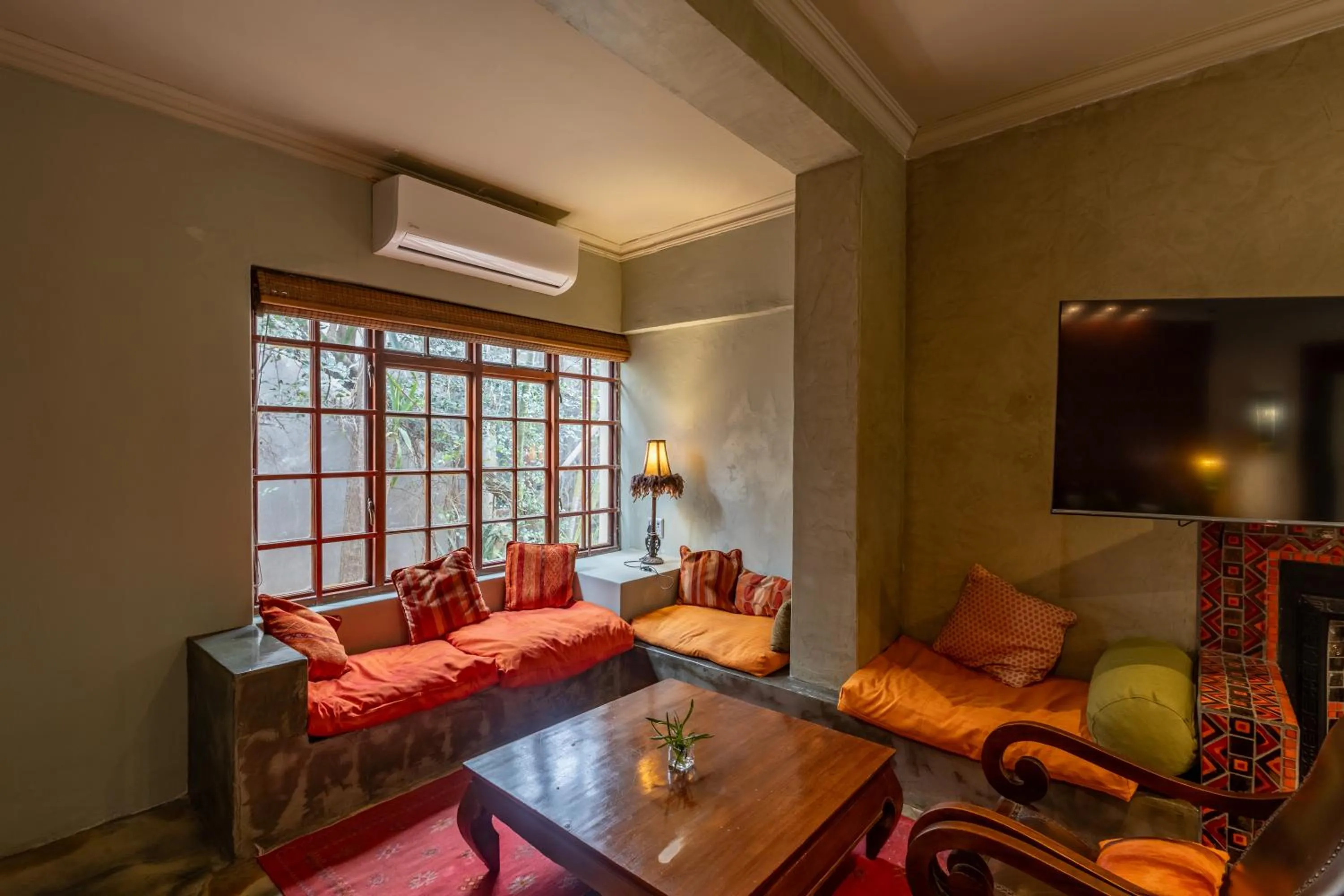 TV and multimedia in Singa Lodge - Lion Roars Hotels & Lodges