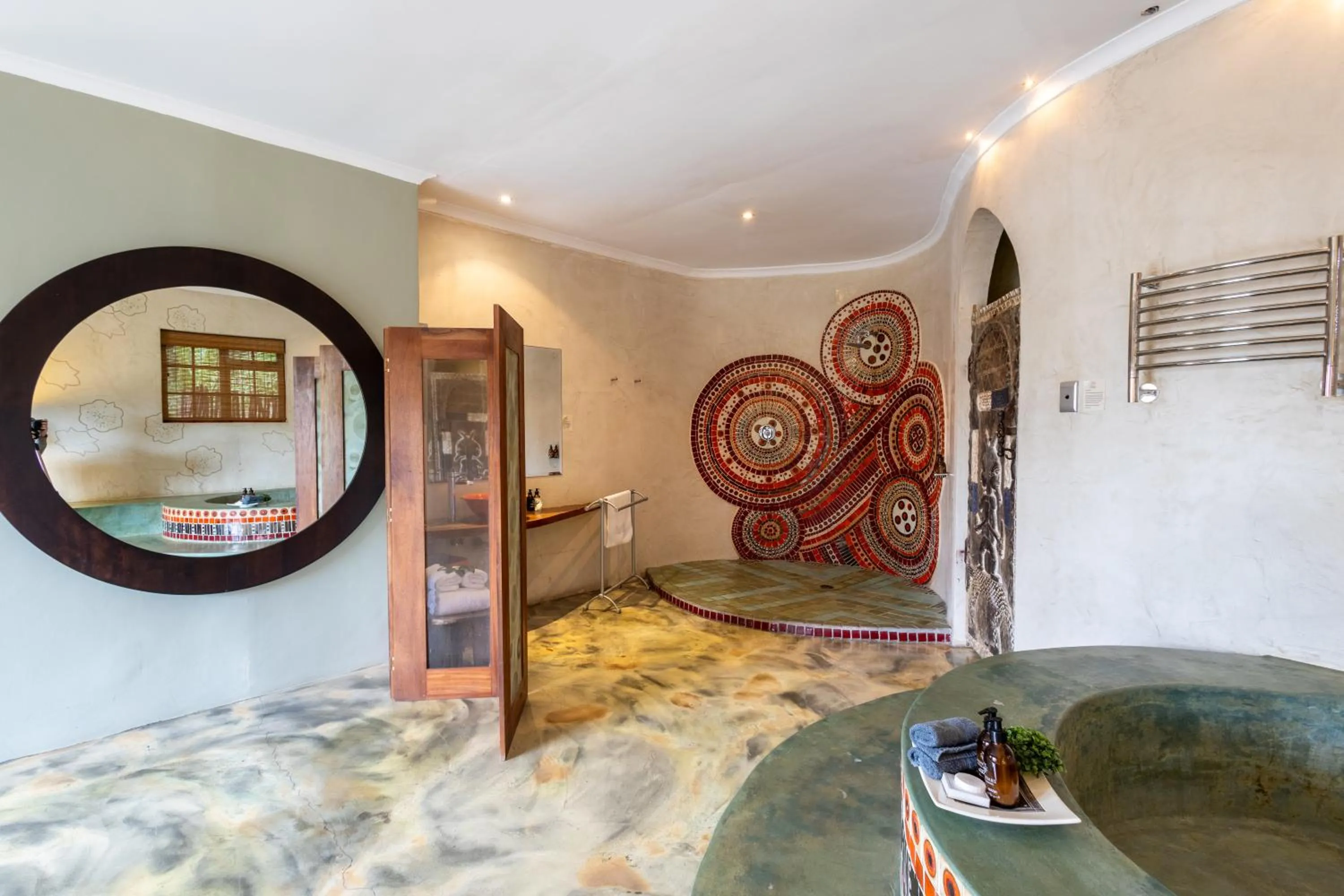 Shower in Singa Lodge - Lion Roars Hotels & Lodges