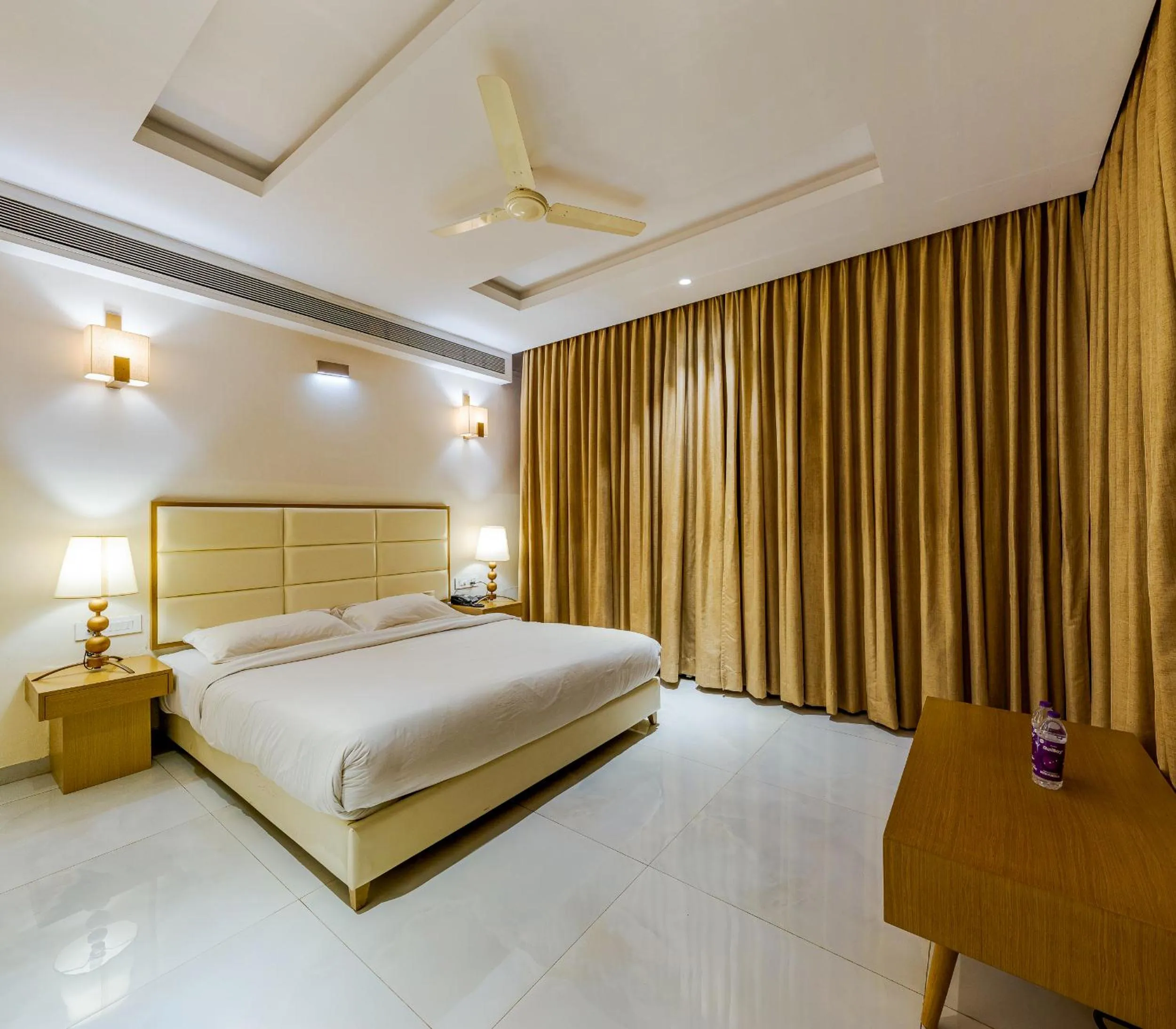 Bed in Hotel Sapphire Premium Hotel & Suite