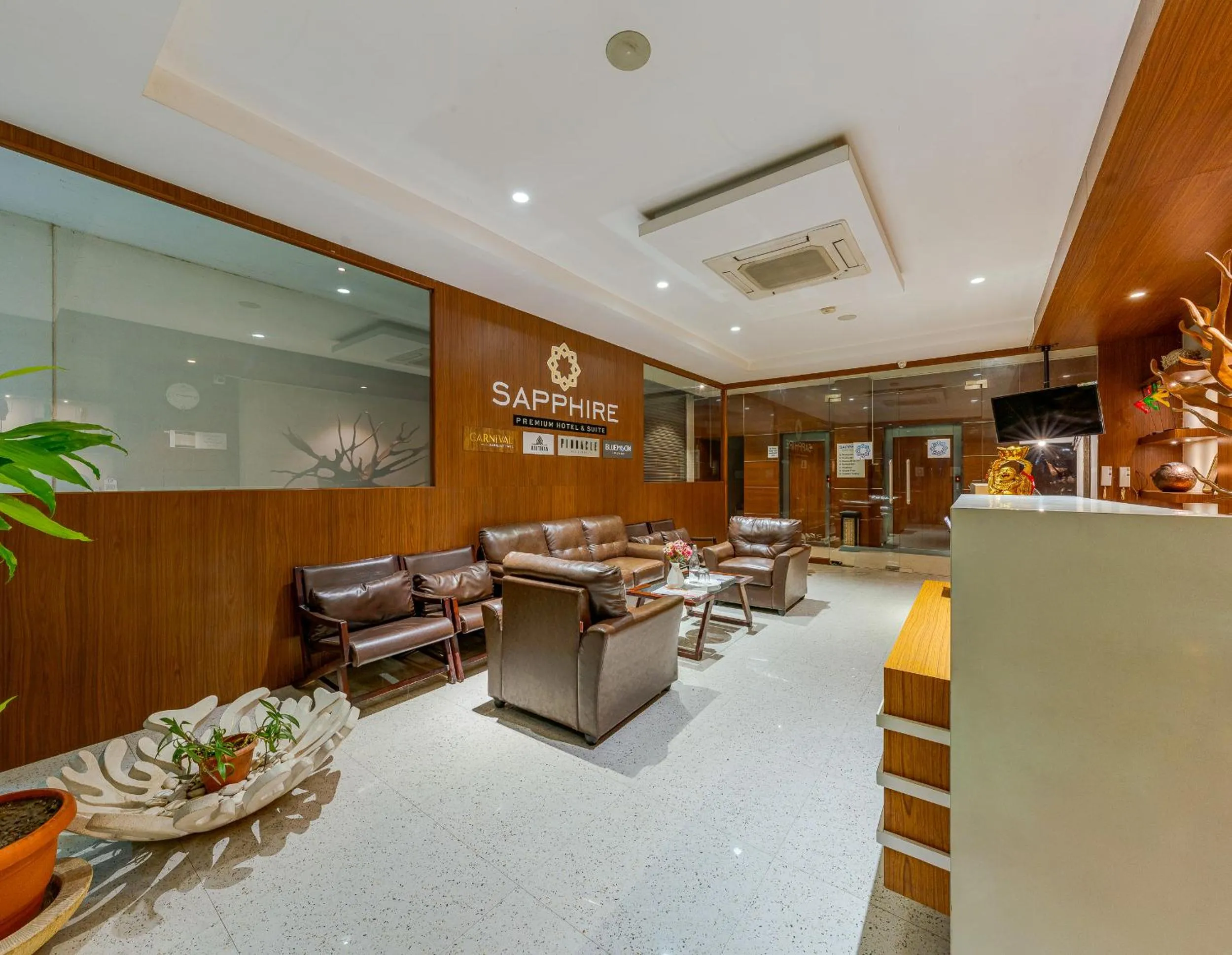 Lobby or reception in Hotel Sapphire Premium Hotel & Suite