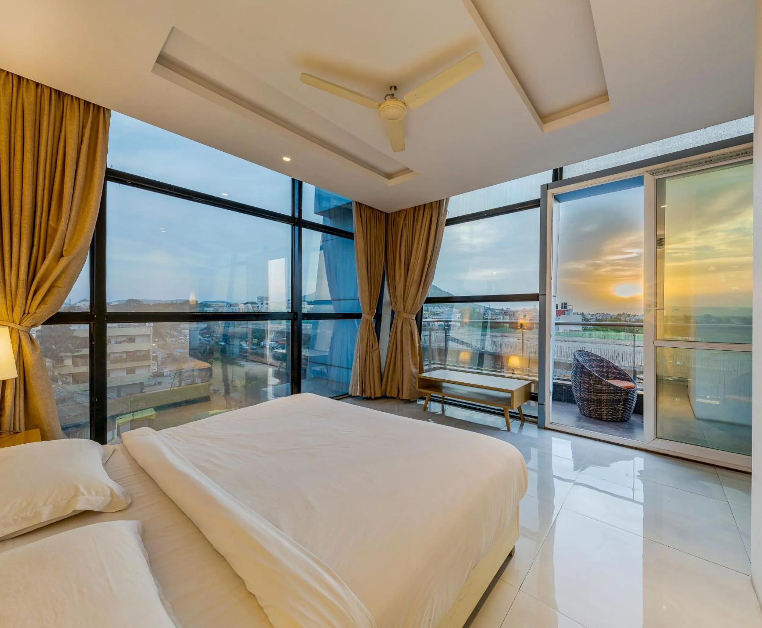 Bed in Hotel Sapphire Premium Hotel & Suite