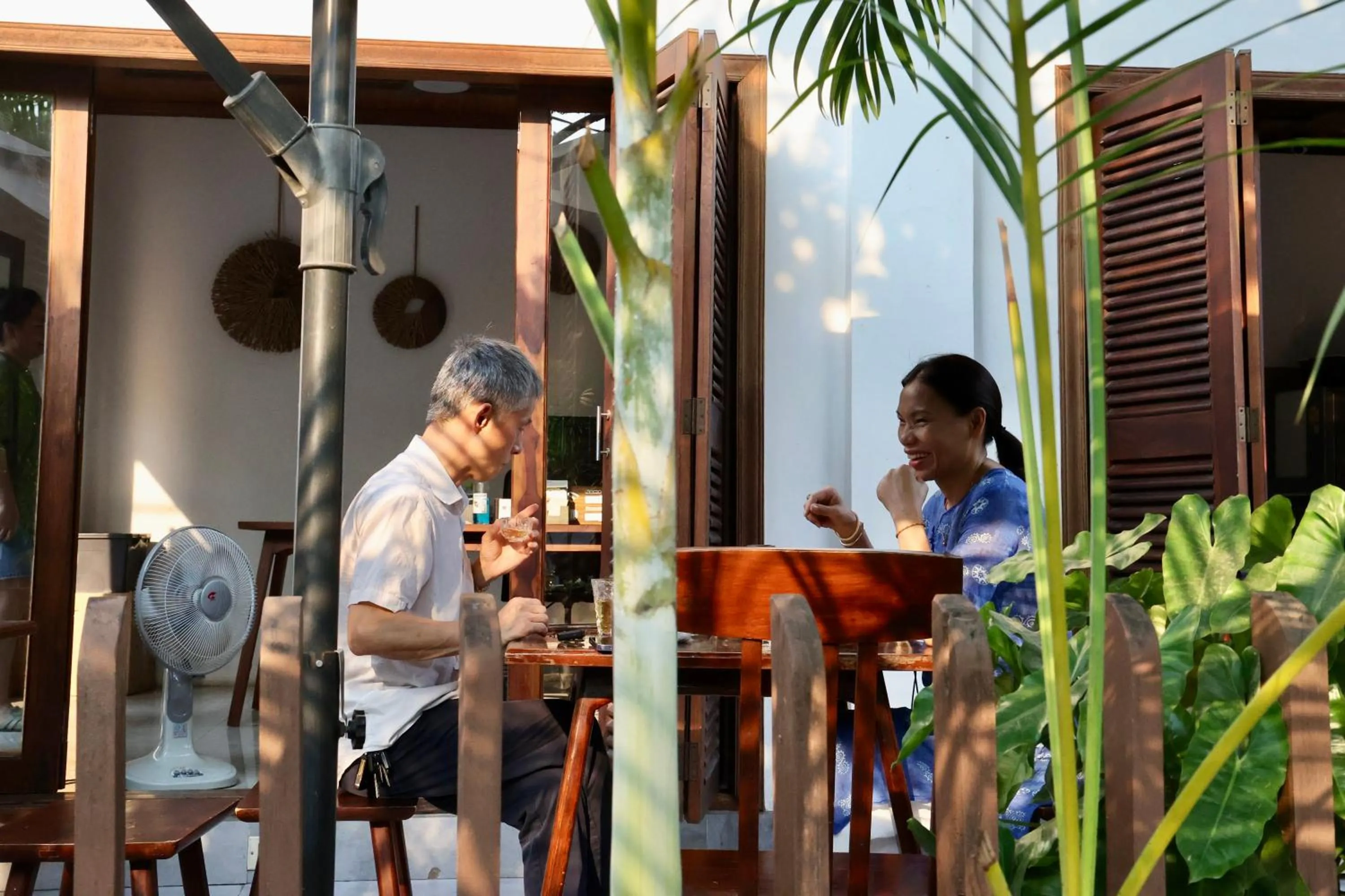 Restaurant/places to eat in wisdom mystery Hotel