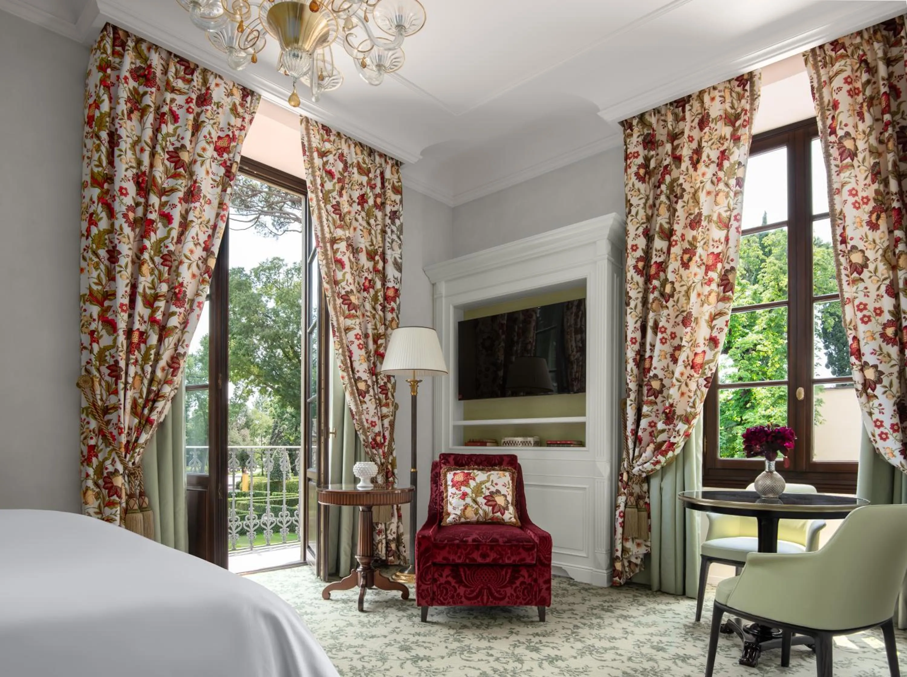 Balcony/Terrace, Bed in Four Seasons Hotel Firenze