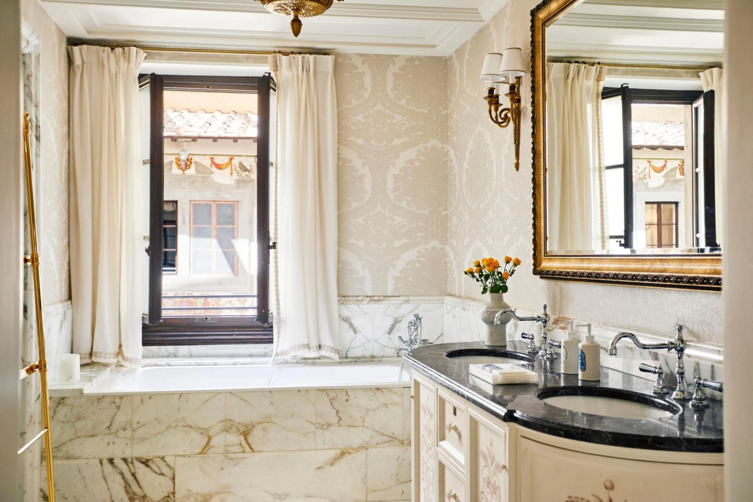 Bathroom in Four Seasons Hotel Firenze
