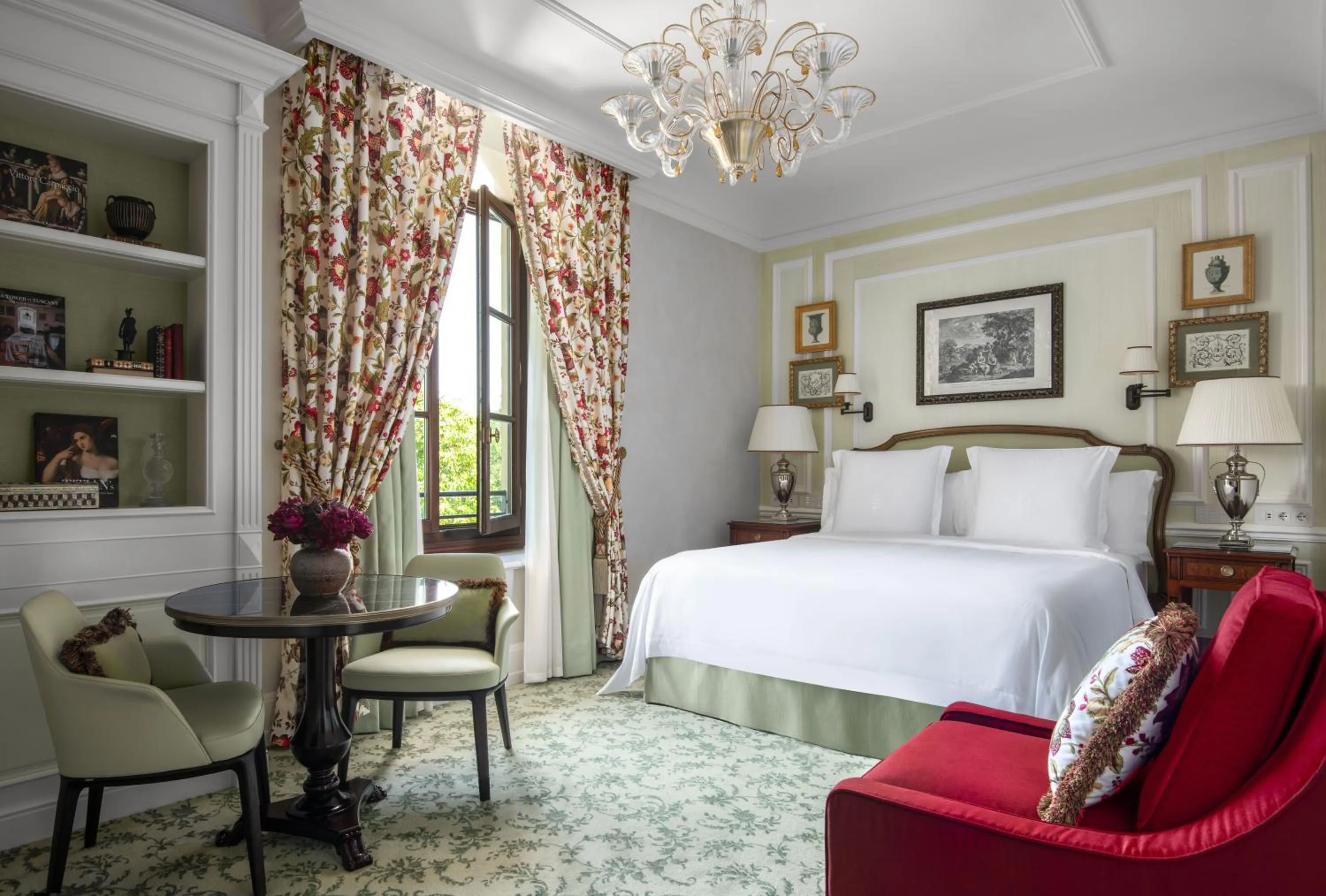 Bed in Four Seasons Hotel Firenze