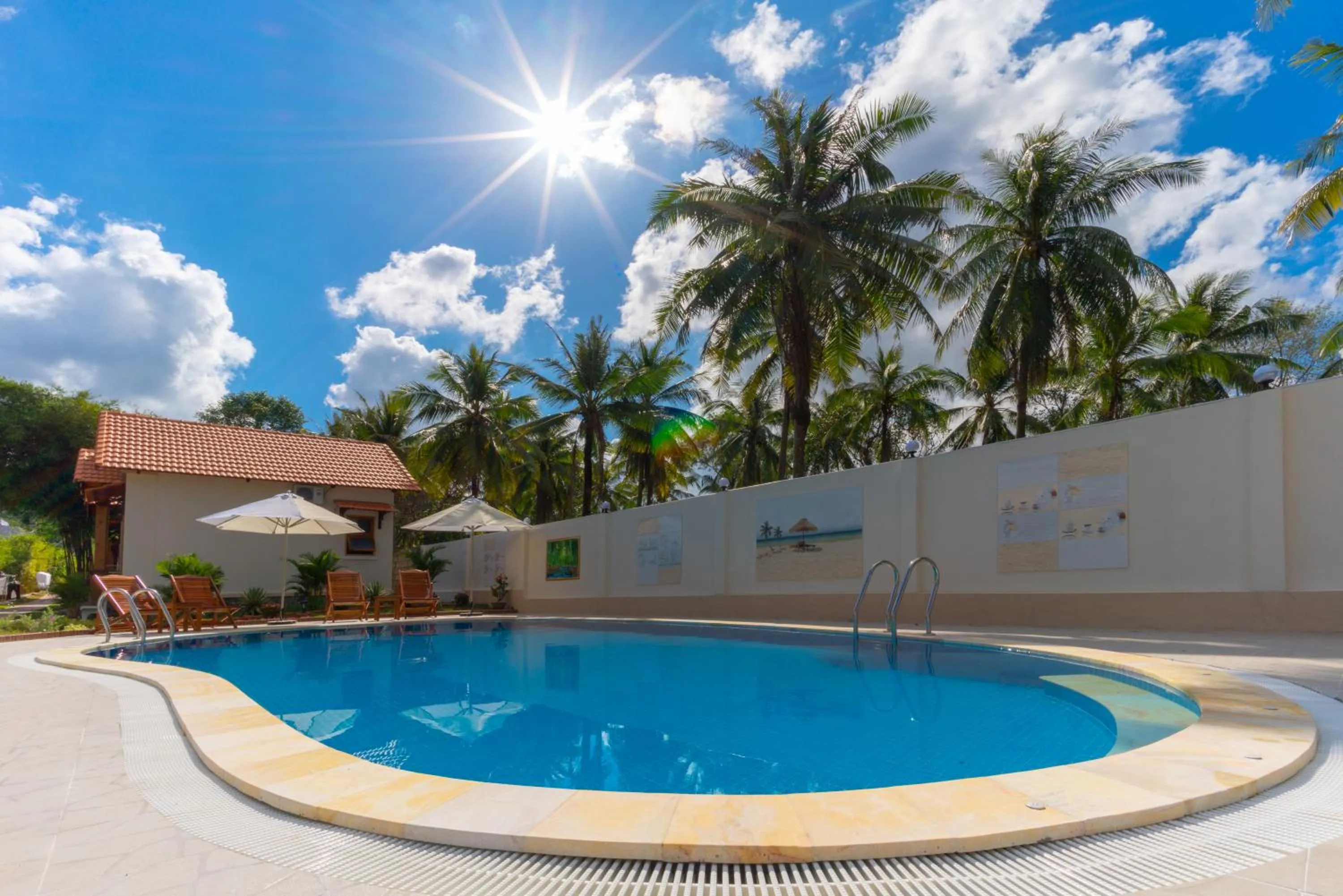 Swimming pool in Phu Quoc Bungalow Yen Thanh