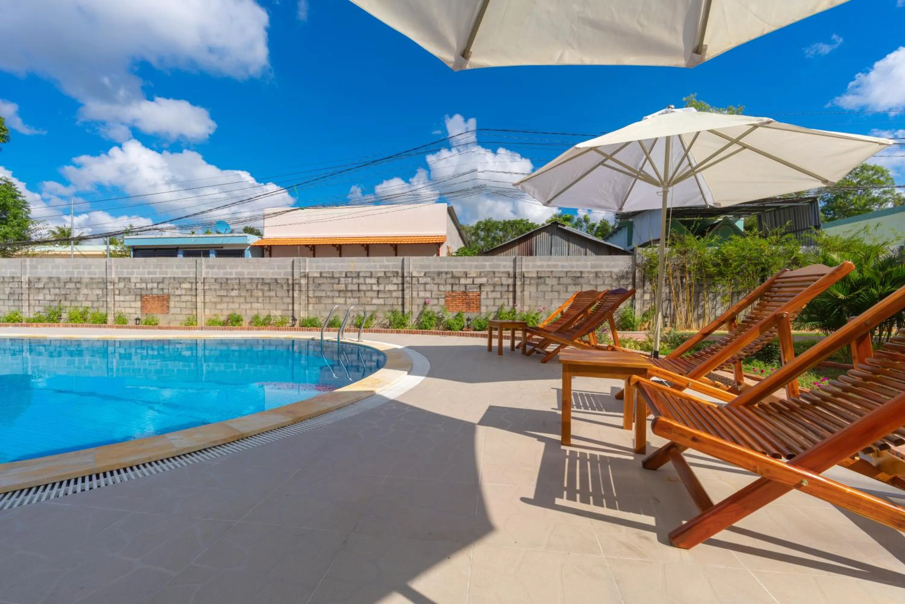 Swimming pool in Phu Quoc Bungalow Yen Thanh