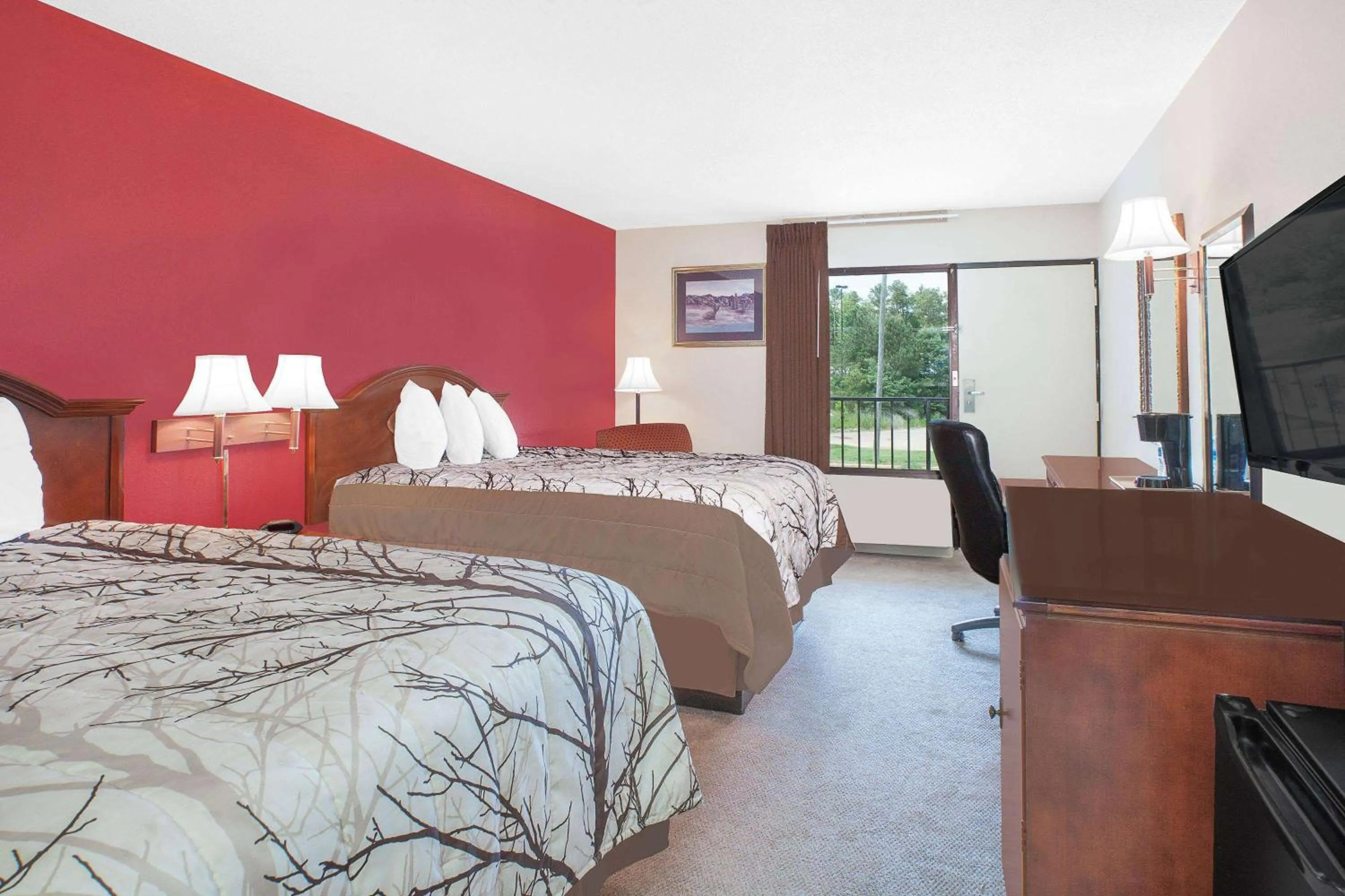 Photo of the whole room in Days Inn by Wyndham Newton MS I-20