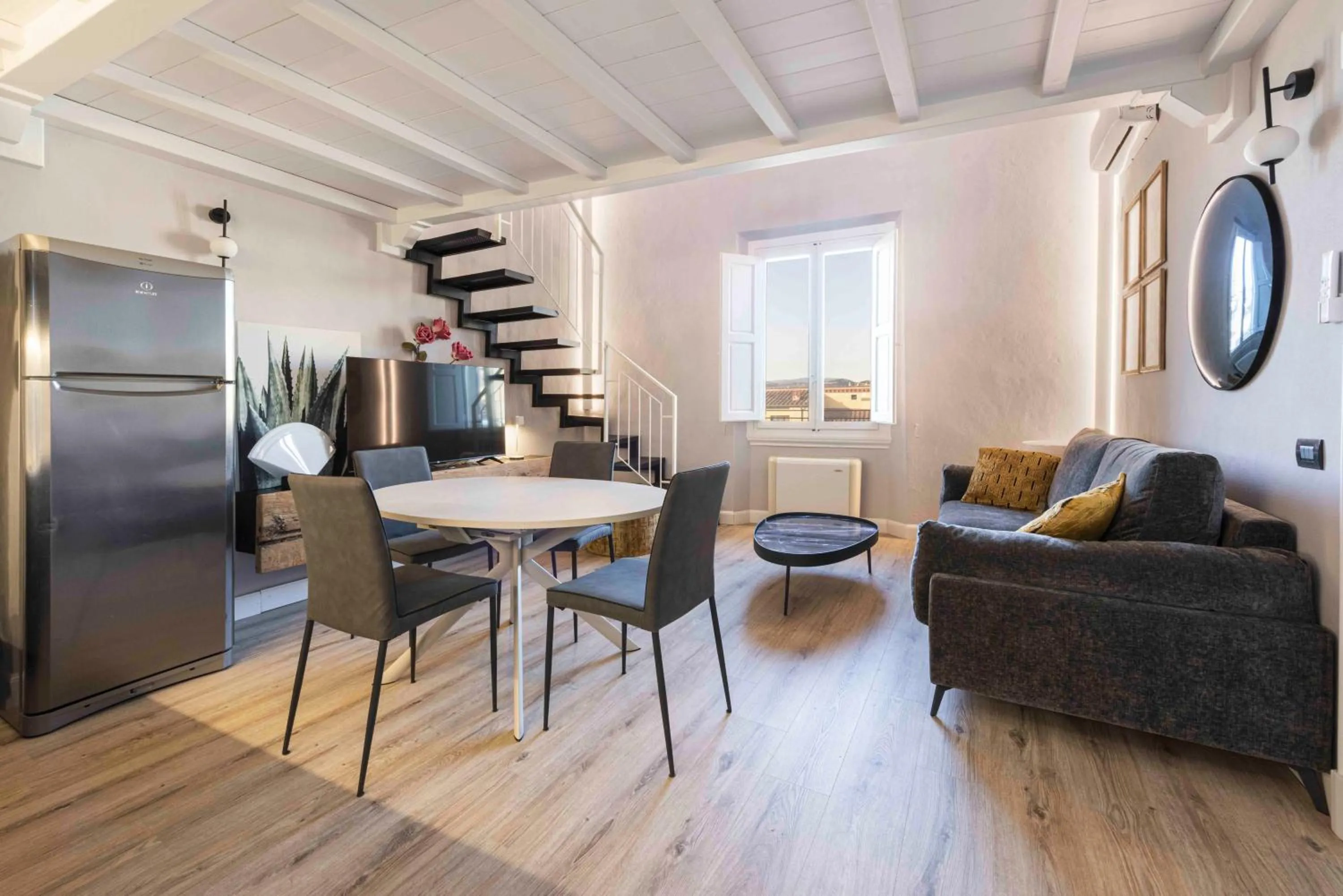 Living room in Giglio di Firenze by Mmega