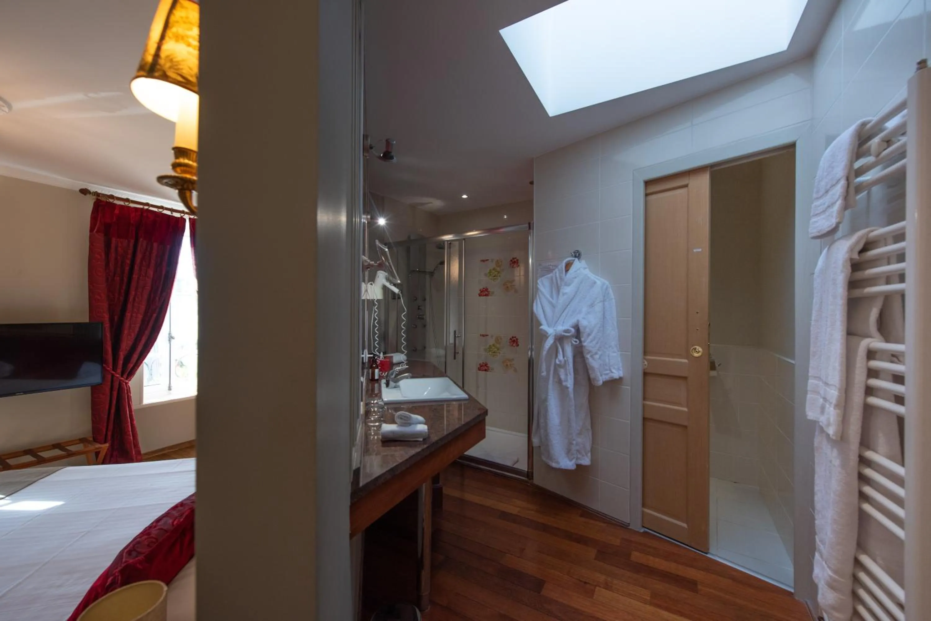 Bathroom, Bed in Domaine de Larchey